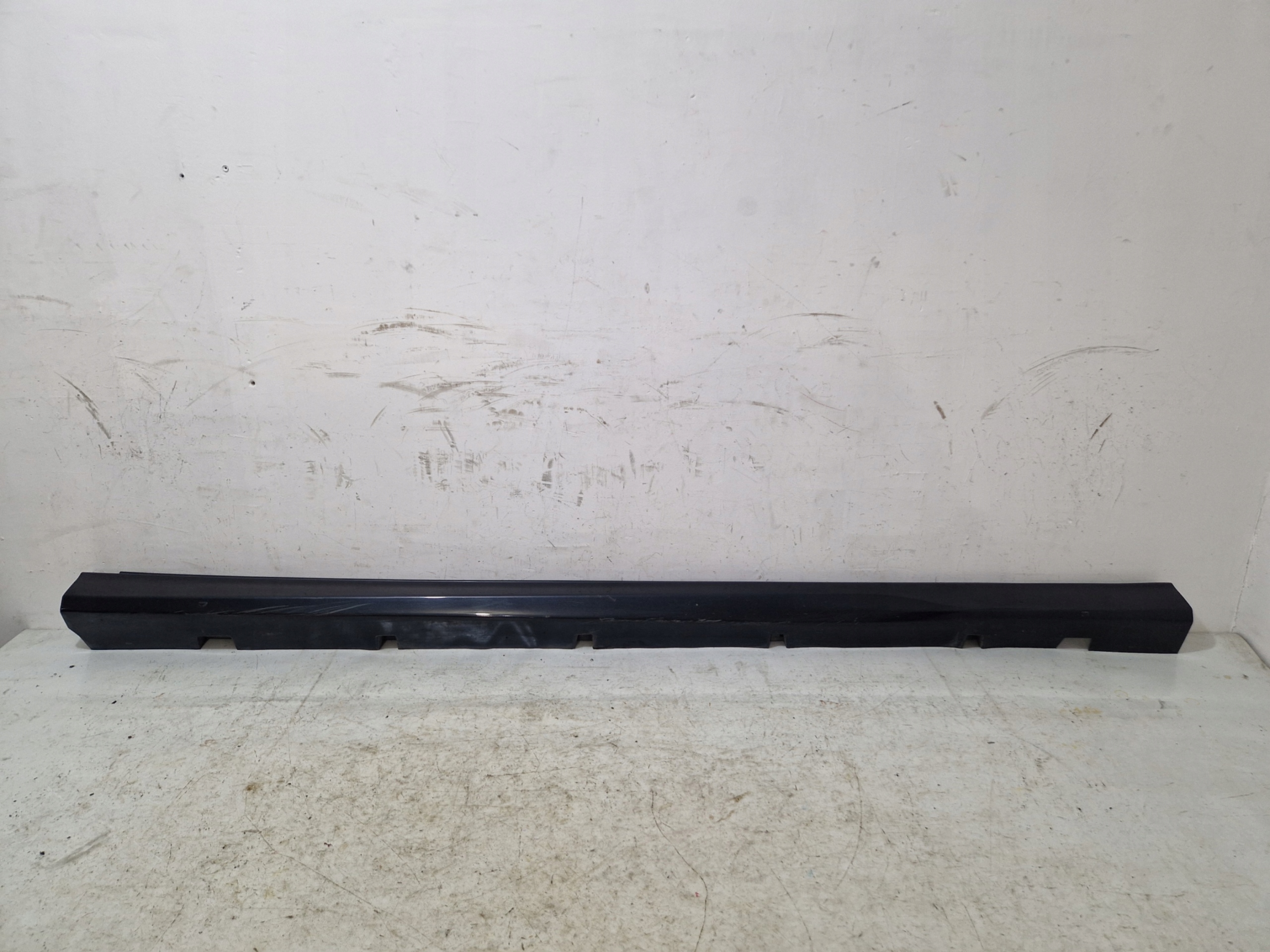 DODGE CHARGER SRT 2019- right moulding threshold original PAR 1QA50TRMAF