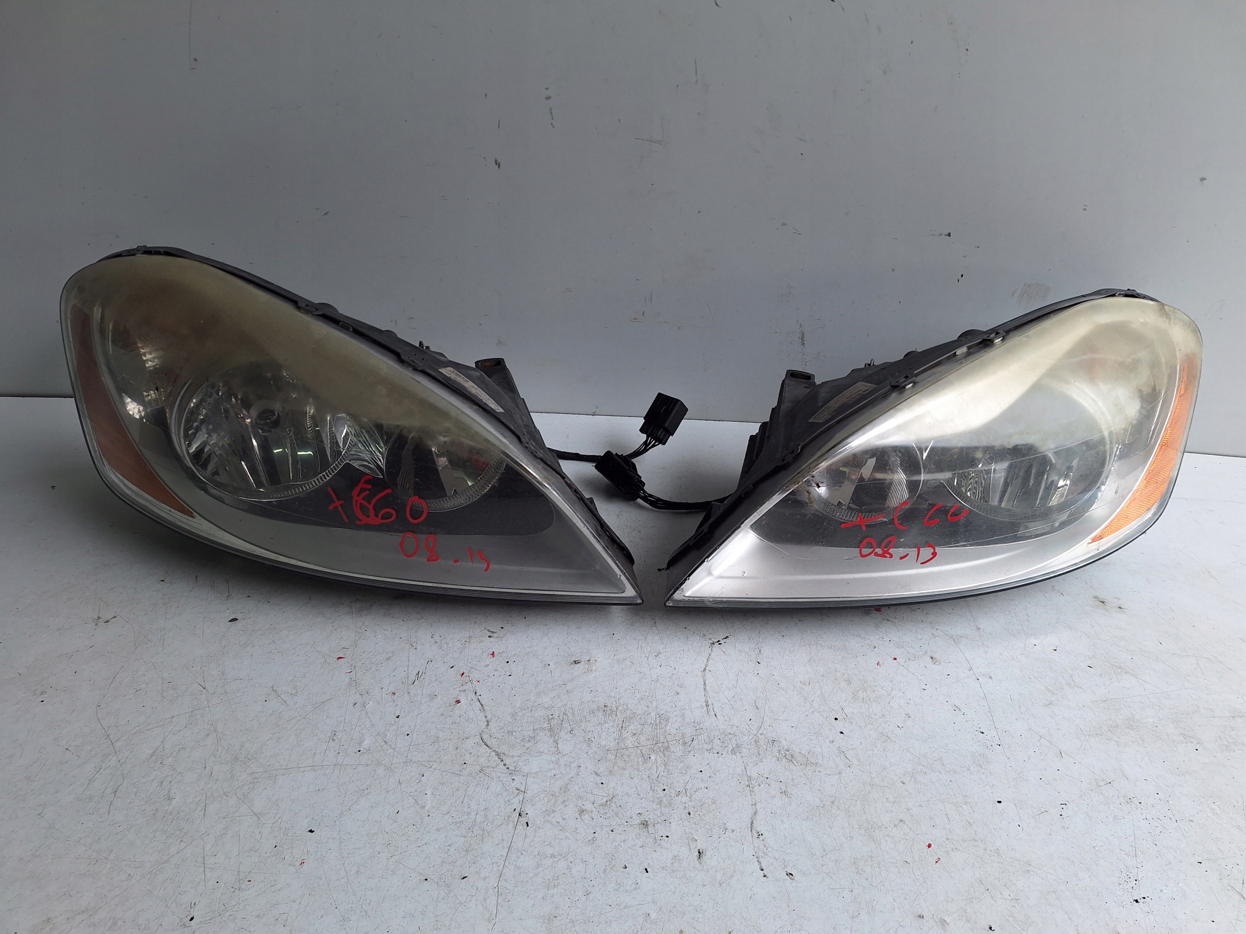 VOLVO XC60 and 08-13 light left UK