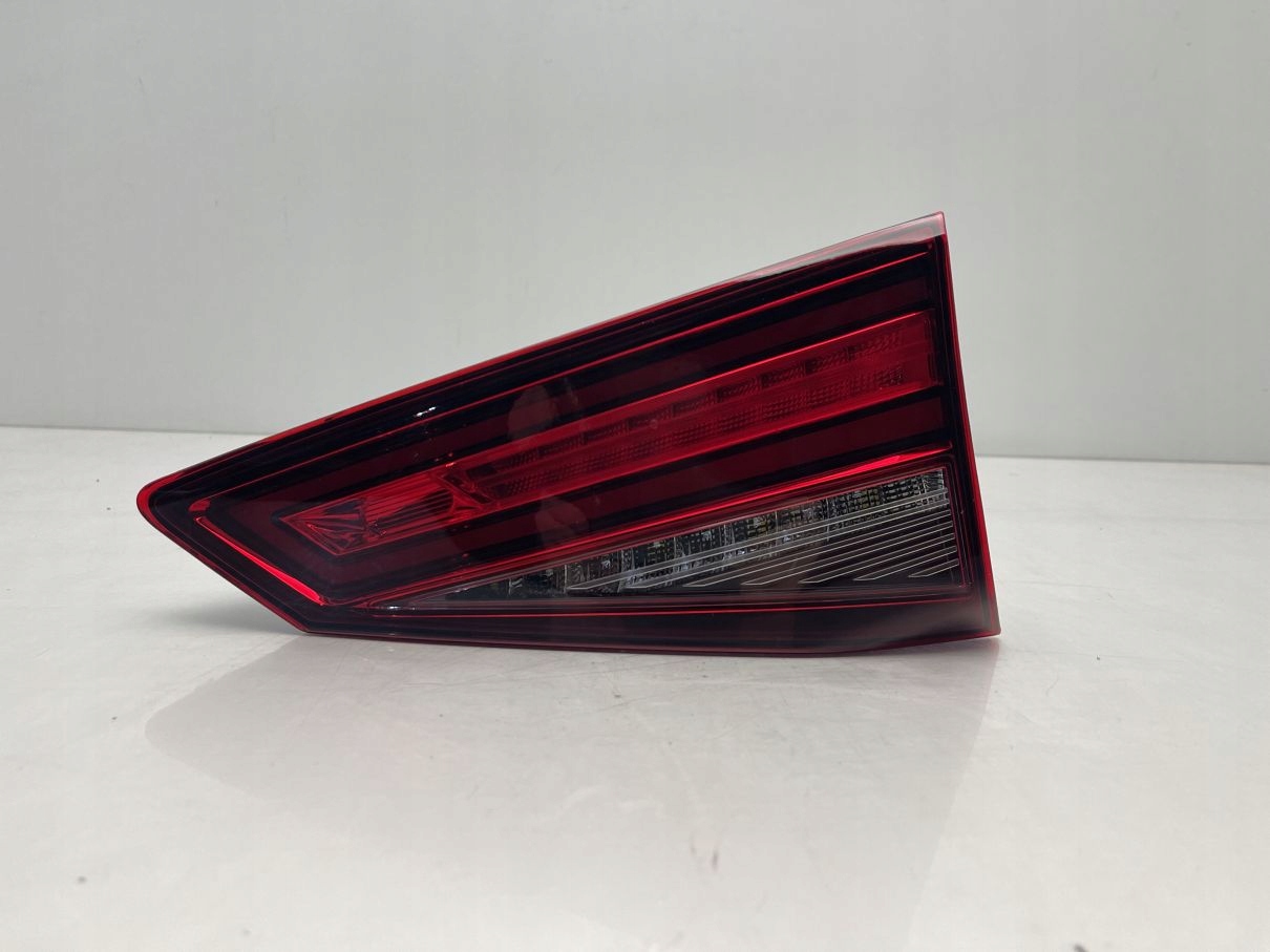 LAMPA TYŁ PRAWA SEAT ATECA 575 575945308F