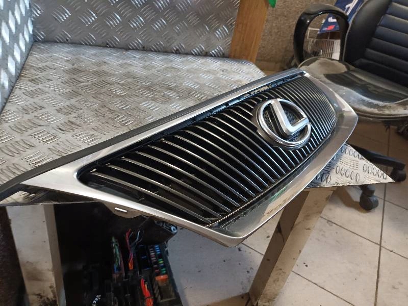 решетка радиатора lexus IS II