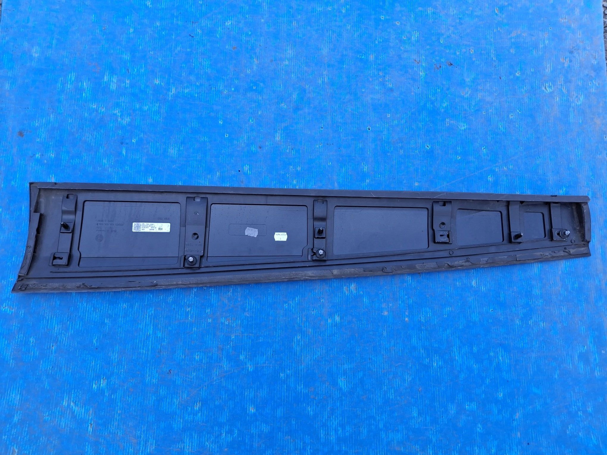 moulding for door right front VW ID4 ID.4 GTX 2020R->