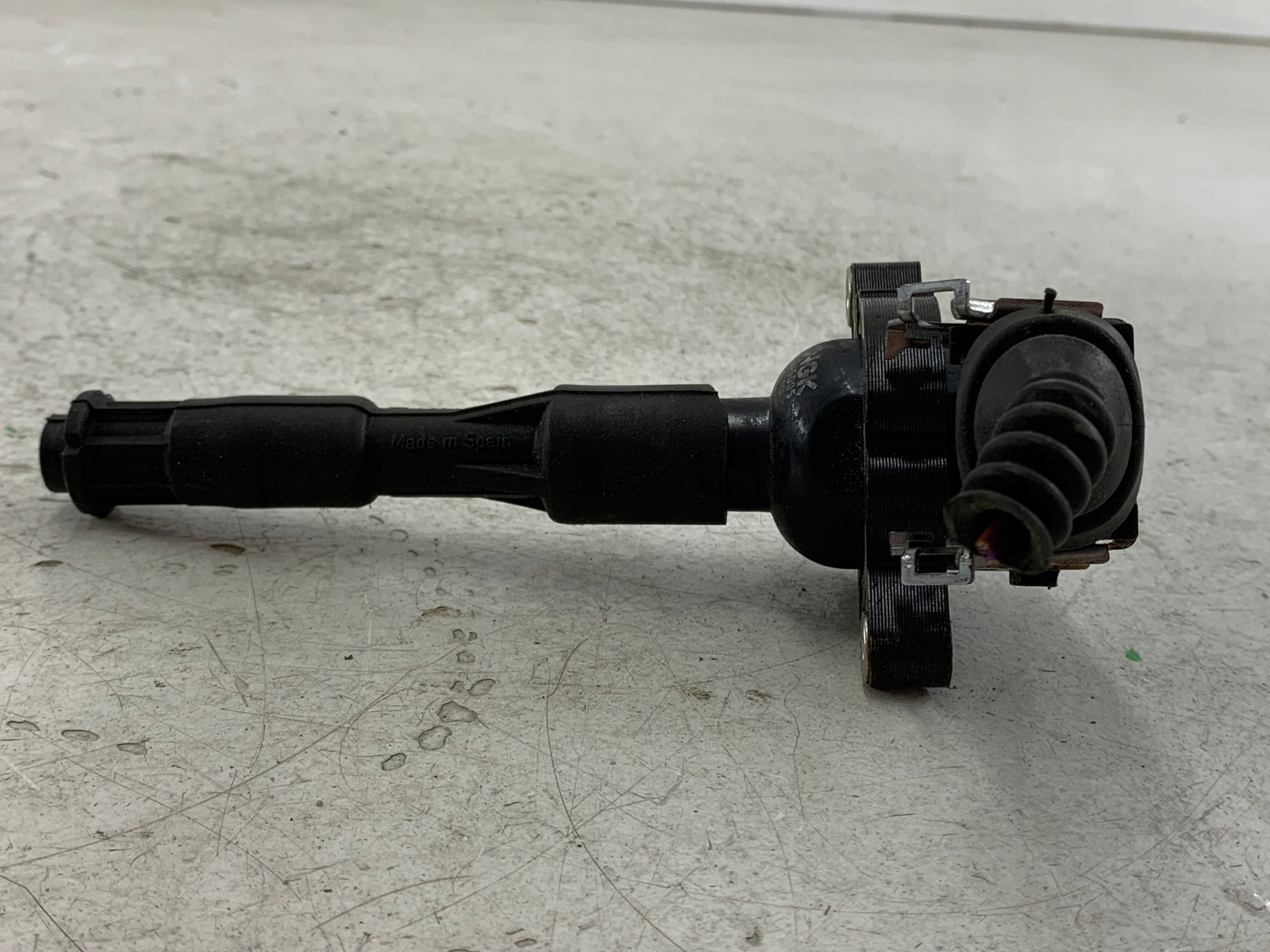 BMW E39 2.0 Bobine d’allumage U5005 NGK