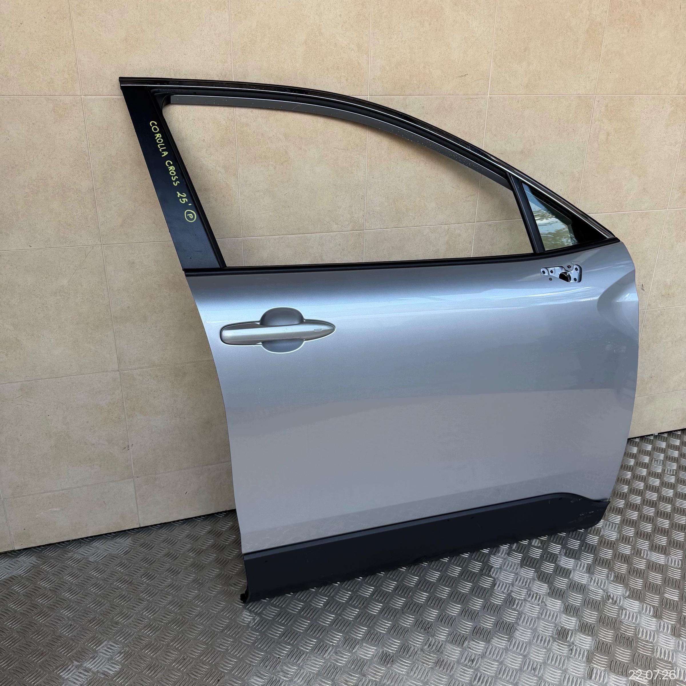 door complete front right TOYOTA COROLLA CROSS 2025 ROK