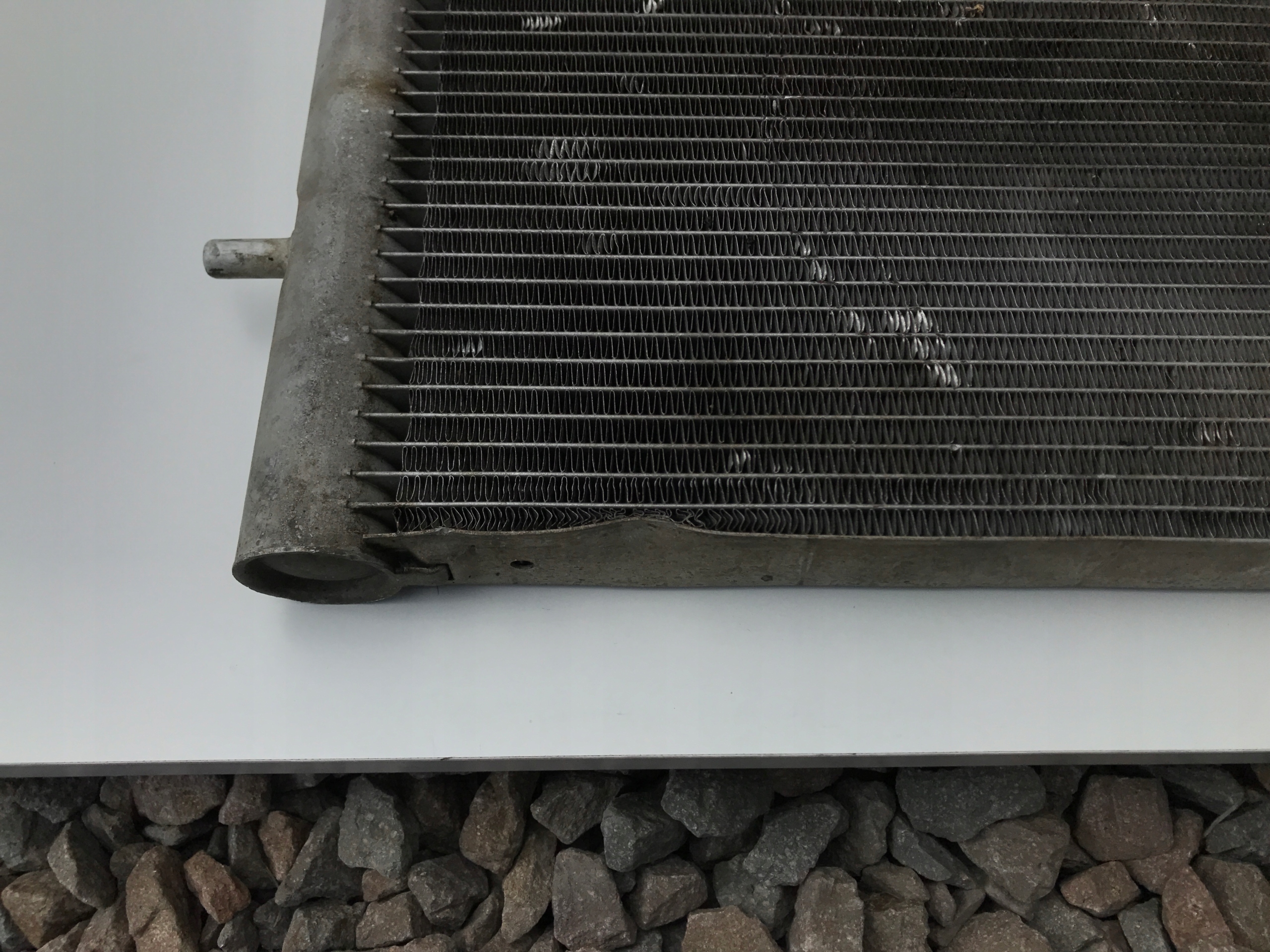 JAGUAR F PACE VELAR SPORT CHŁODNICA WODY DODATKOWA Producent części Jaguar OE