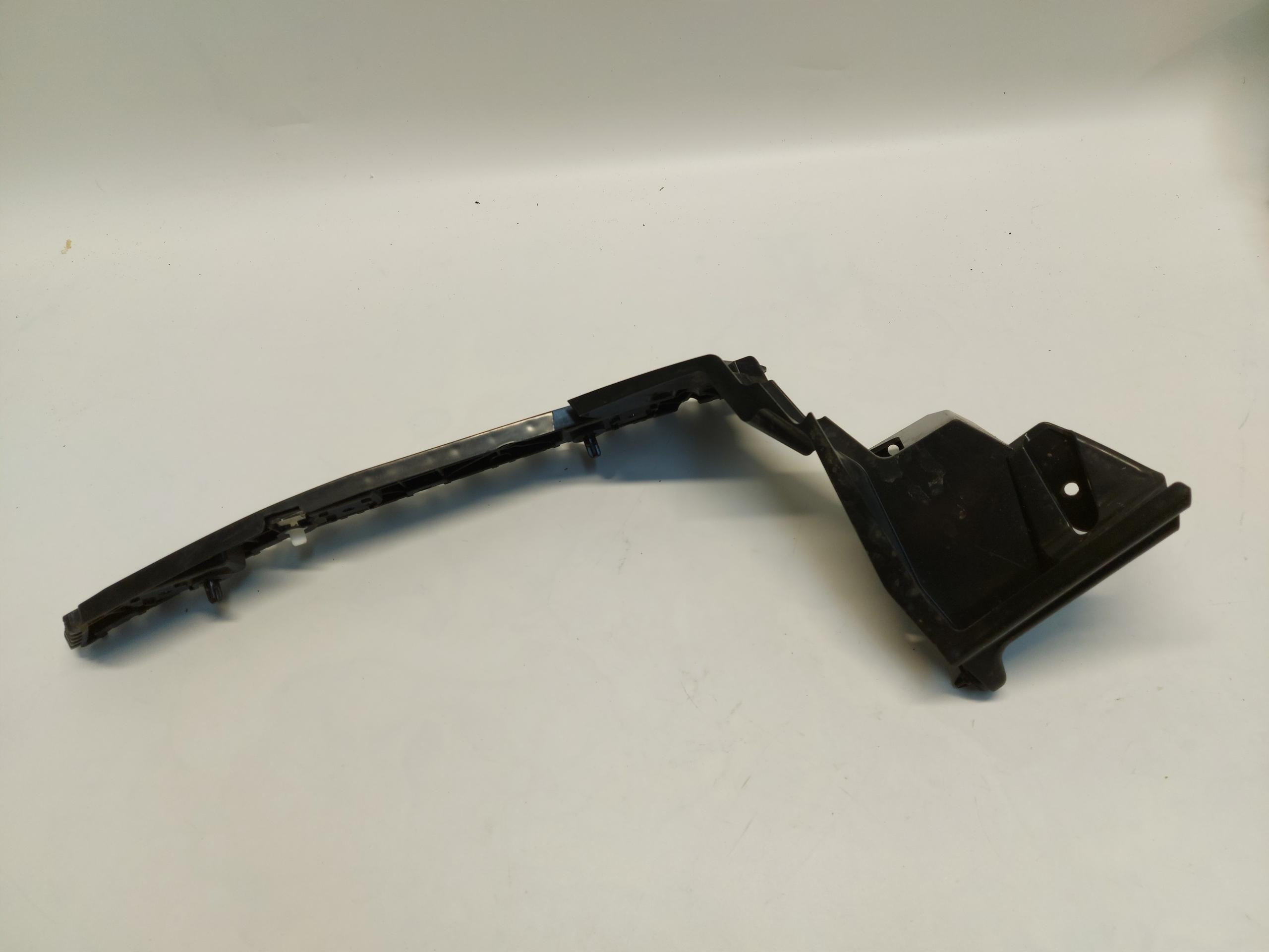 FORD MACH-E Support Support plaque Pare choc Arrière Gauche LJ8B-17E851-AE