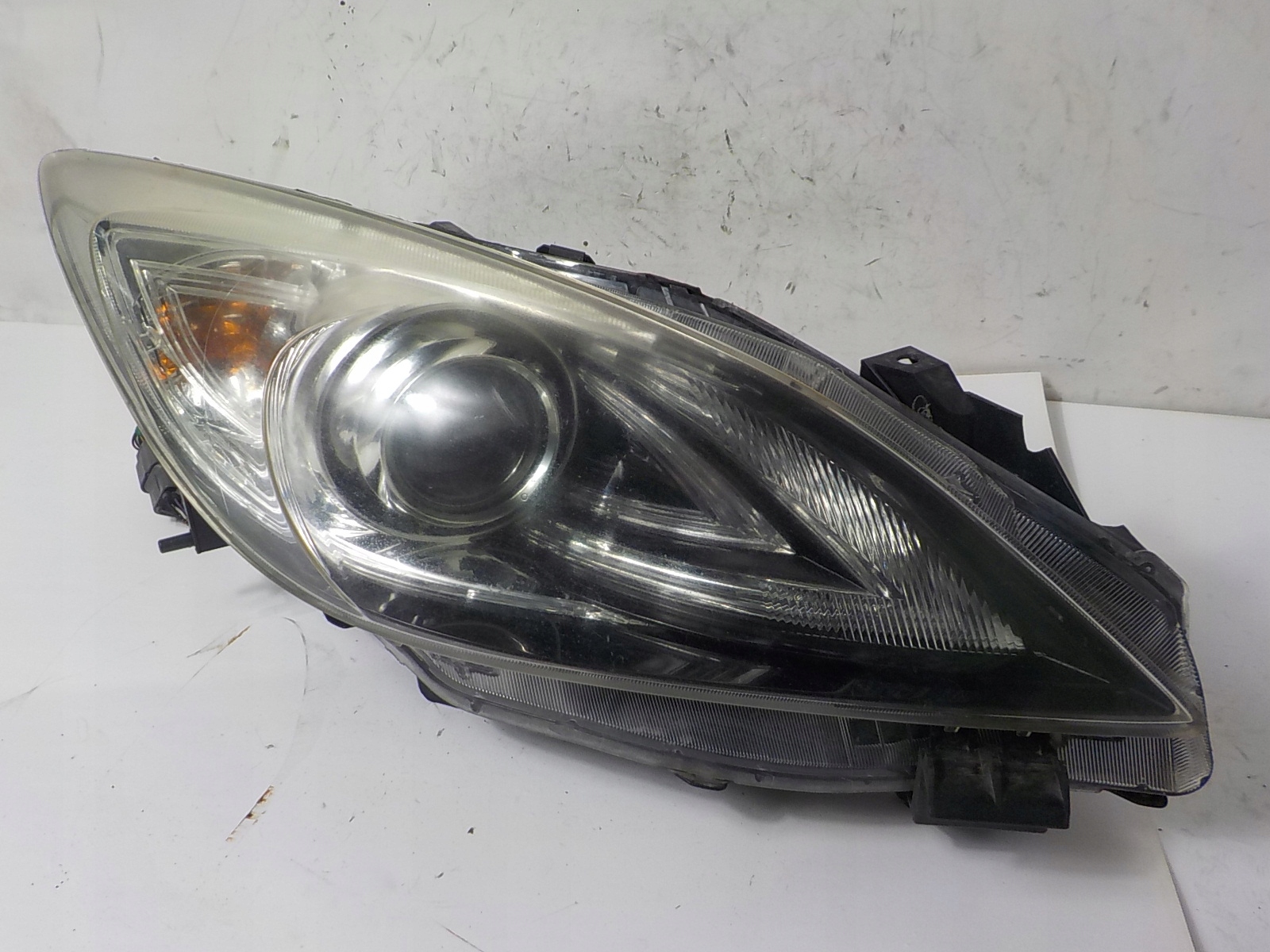 MAZDA 3 II BL XENON light right front front UK