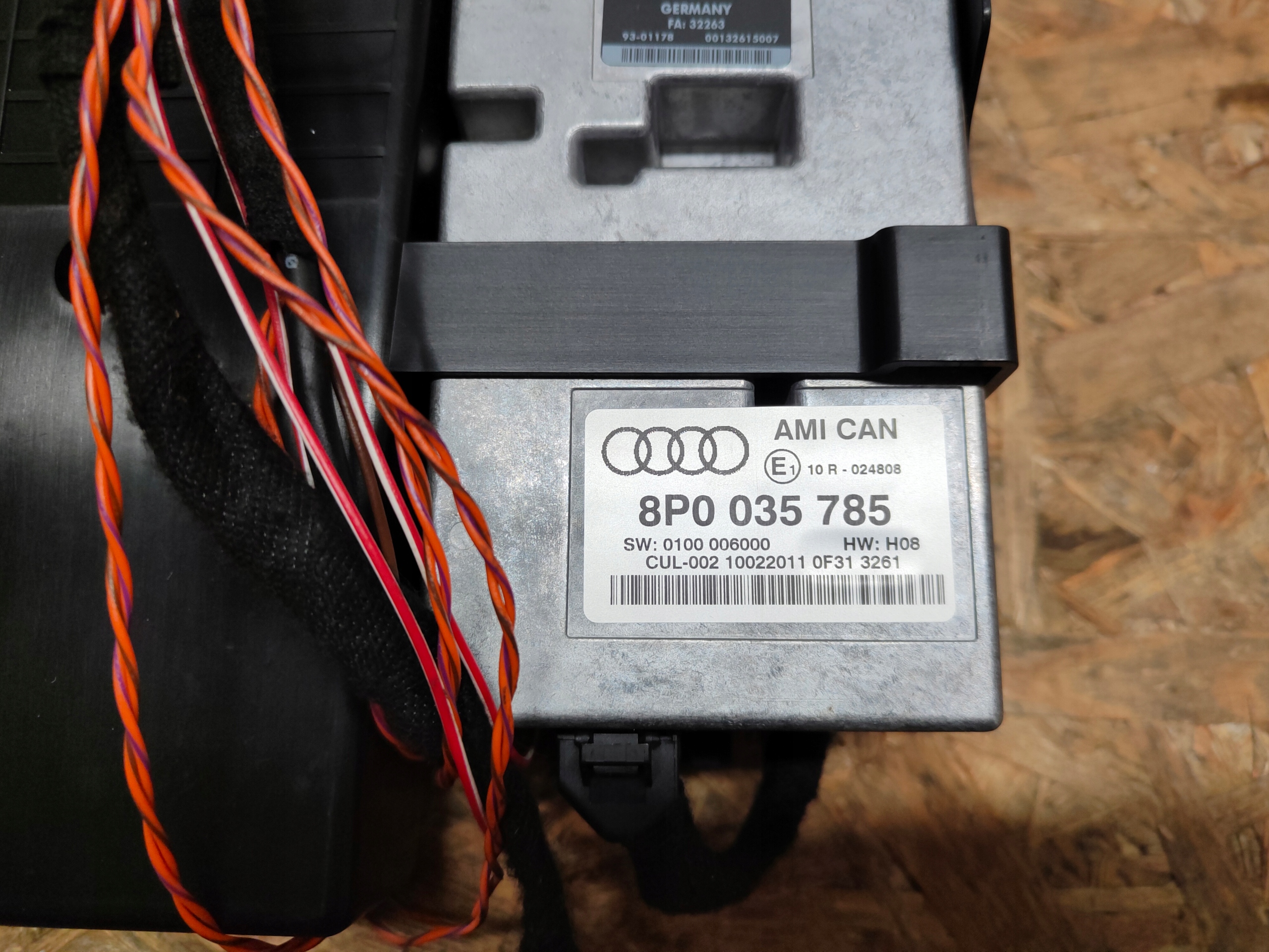 8P0035785 - Модуль интерфейса музыки Ауди ами с Лучом 8п0035785