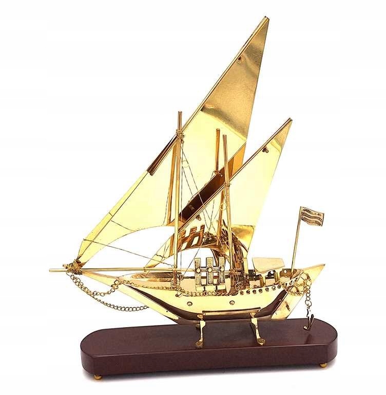 Mosadzná loď na drevenej základni 43 cm N-4453