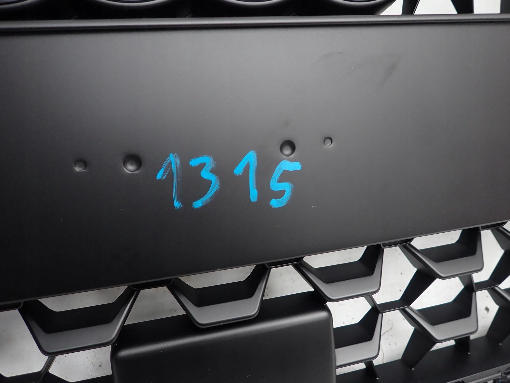 AUDI A1 II 2 S-LINE 18-> grill grille