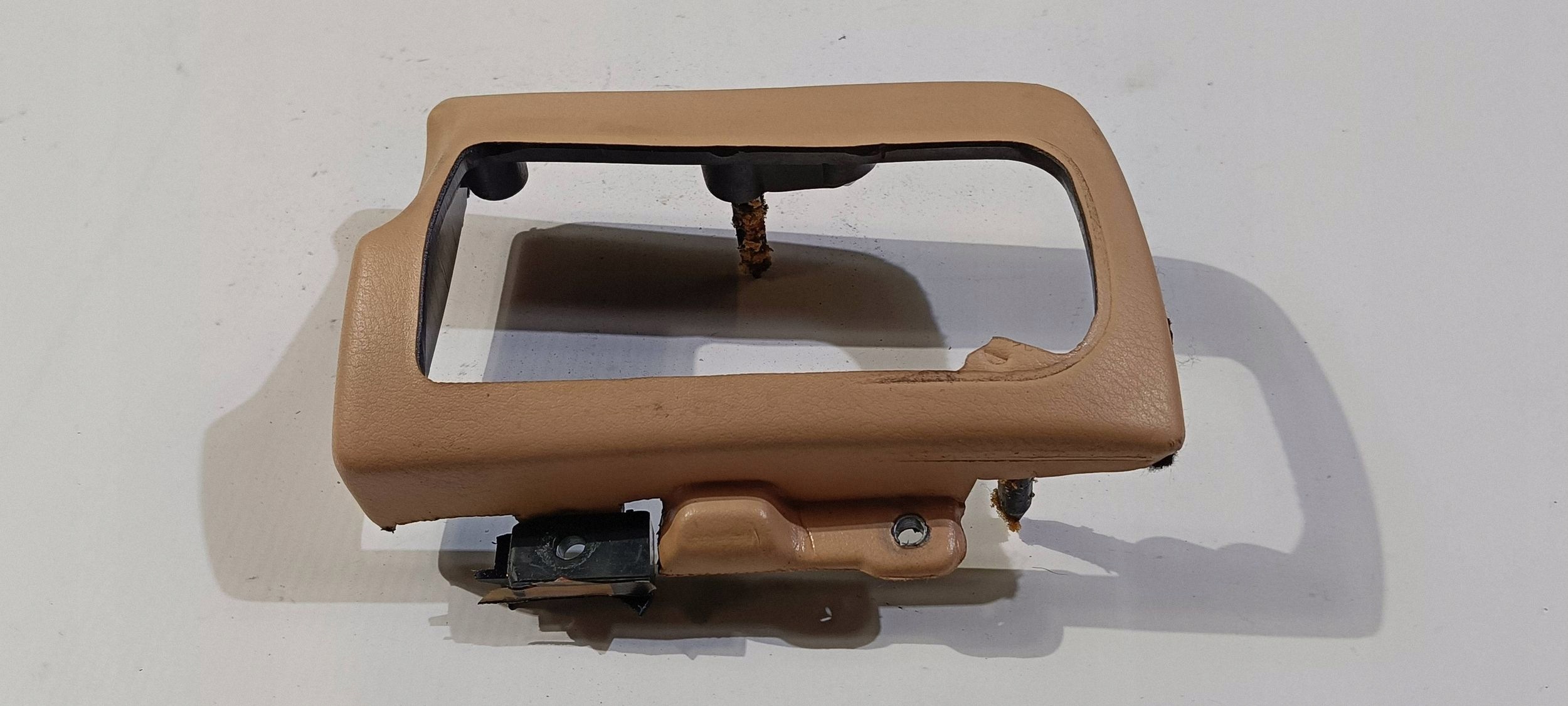 frame cover control panel swiatlami Maserati Granturismo 2008