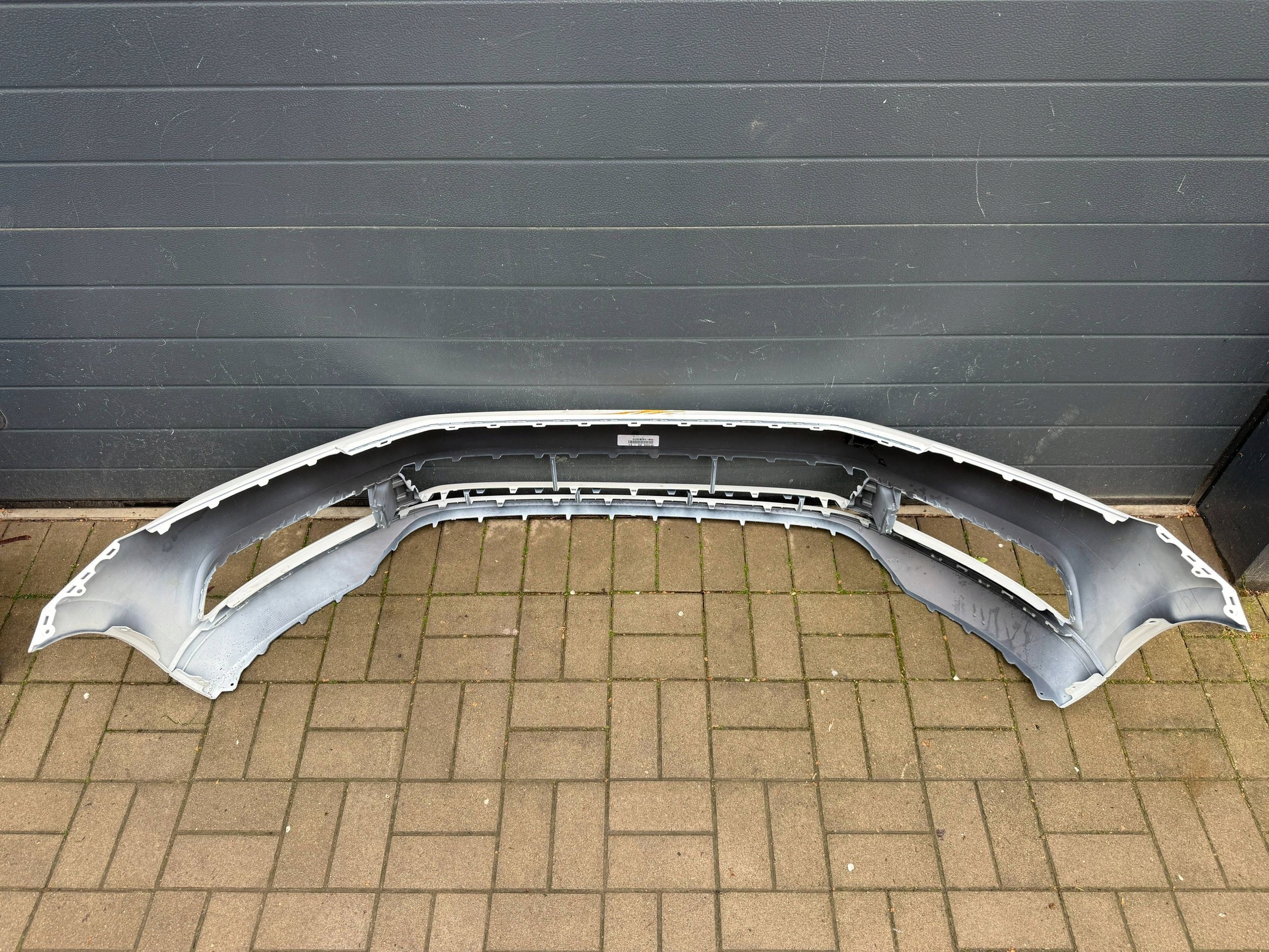 Vw Passat B8 14- nárazník předek přední bez PDC