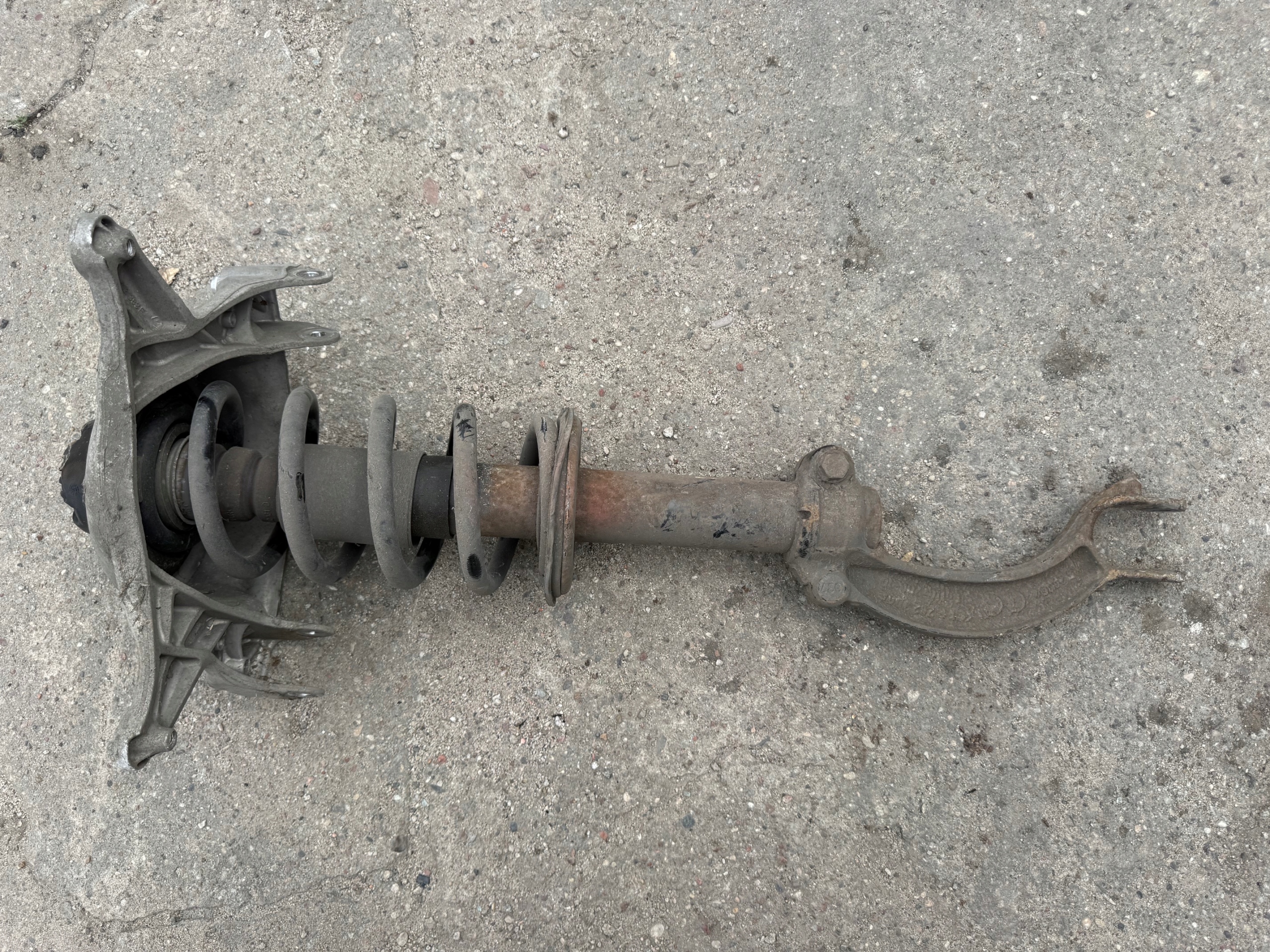 AUDI Q5 8R 2.0 TDI shock absorber left front front