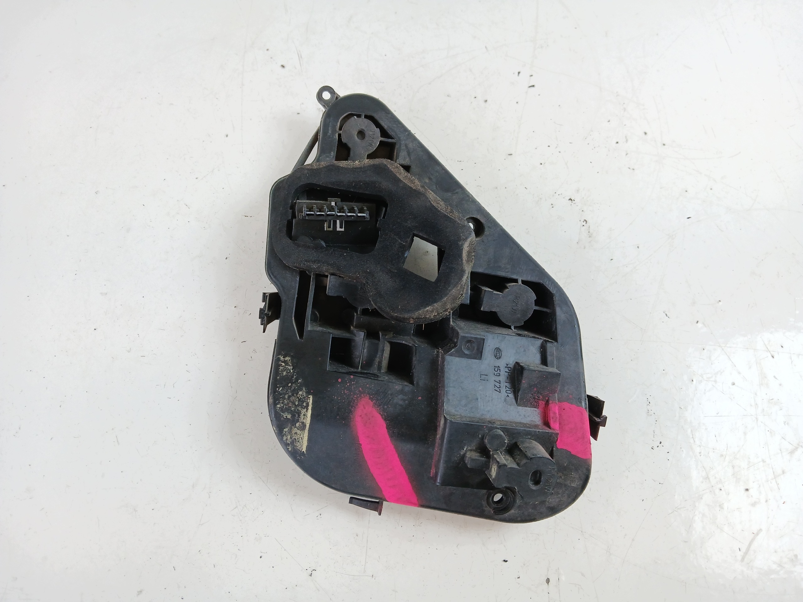 OPEL ASTRA H HB light housing left rear part