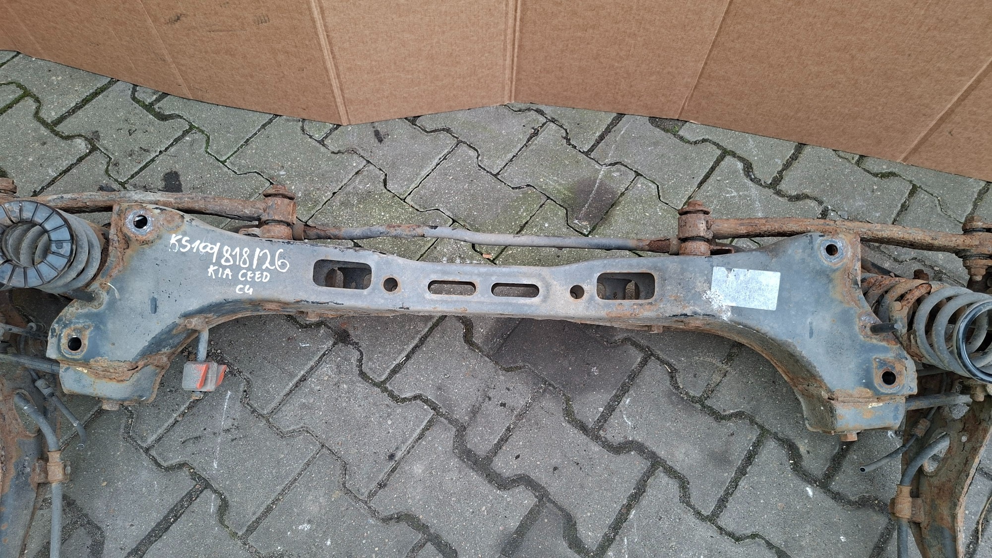 výztuha zavěšení KIA CEED