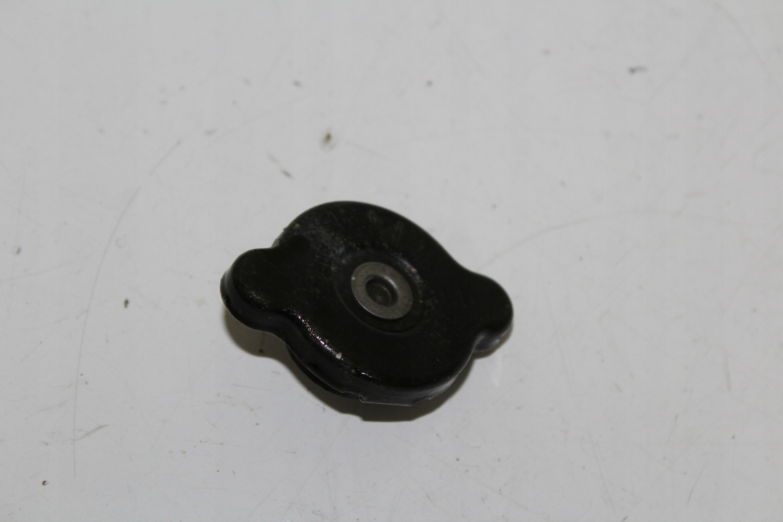 KAWASAKI ZXR 750 korek wlewu płynu chłodnicy