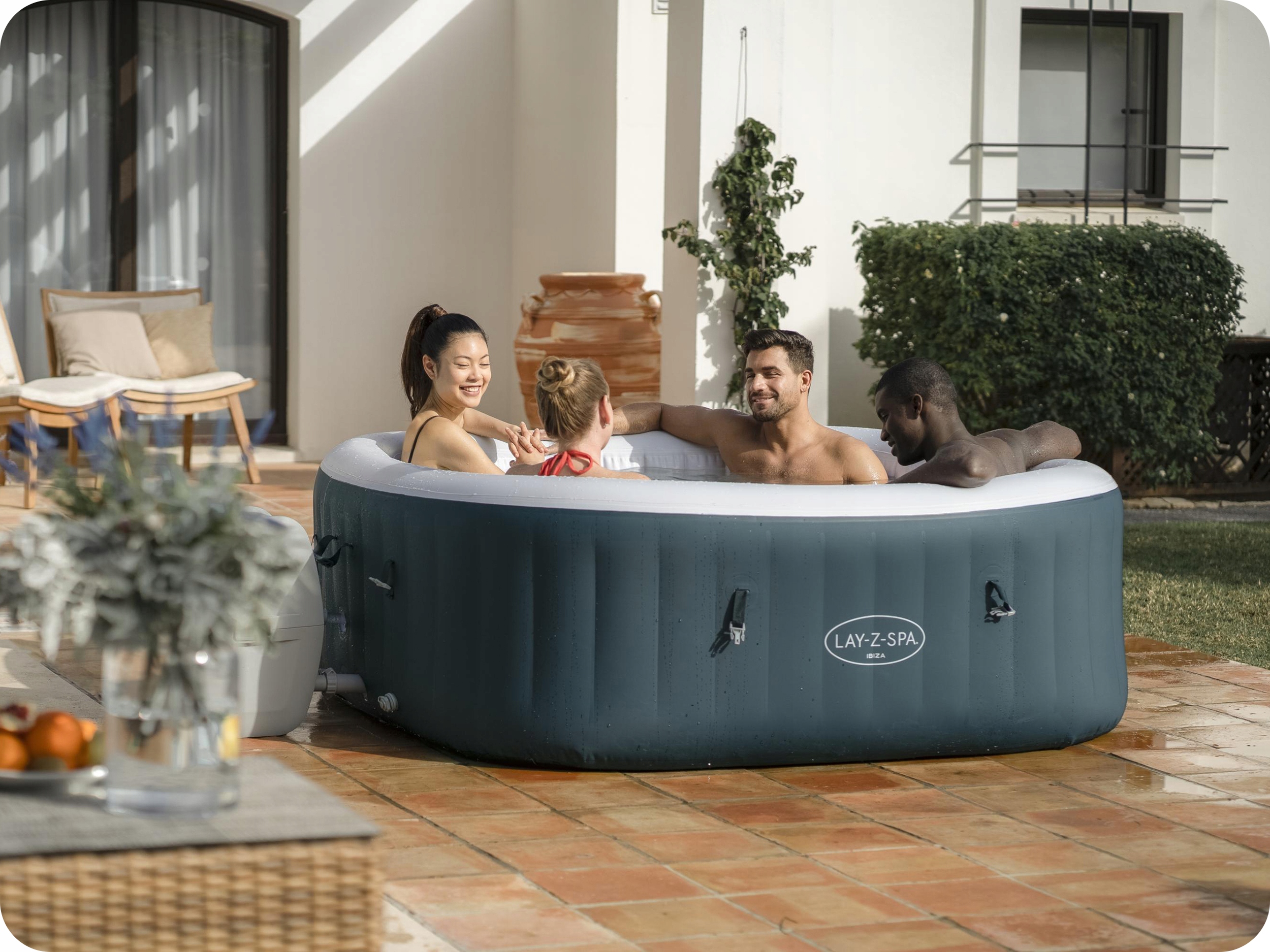 JACUZZI INFLATABLE SPA 7 asmenų HIDROMASASAS „Bestway“ vidinė spalva - balta