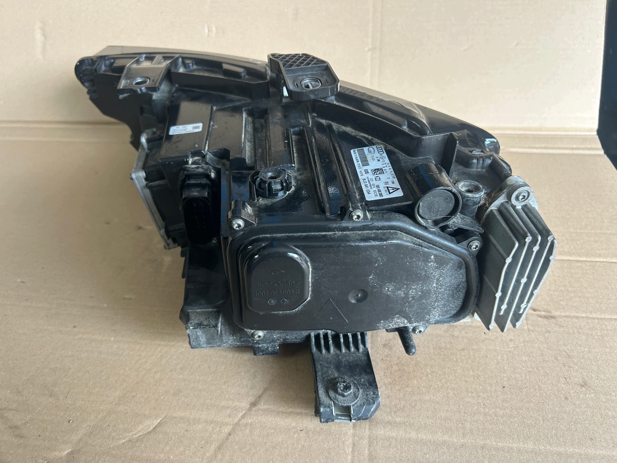 AUDI Q3 8U LIFT 14- light right front LED EUROPA 8U0941034