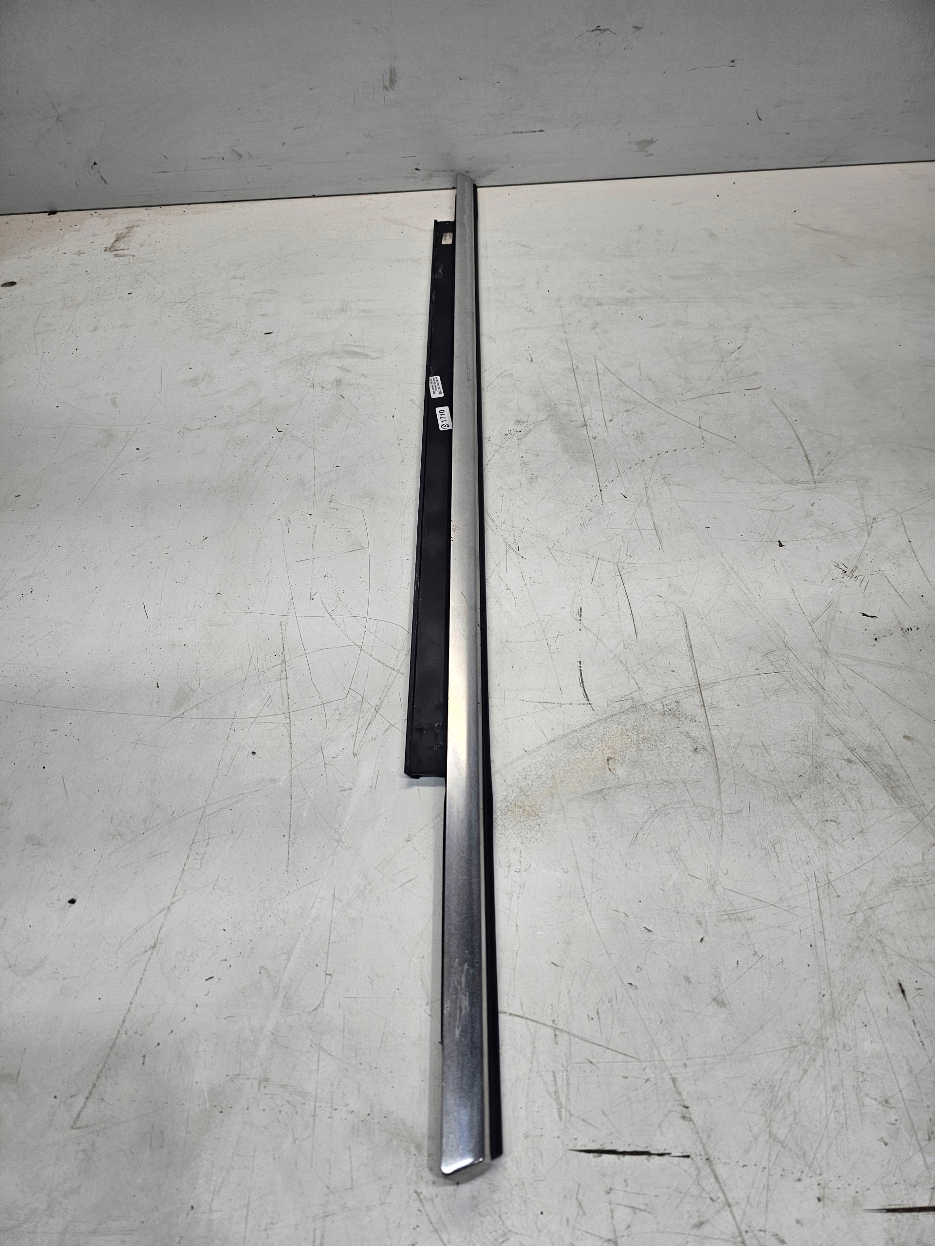 moulding CHROM door windows AUDI A4 B8 left rear part 8K0853763E