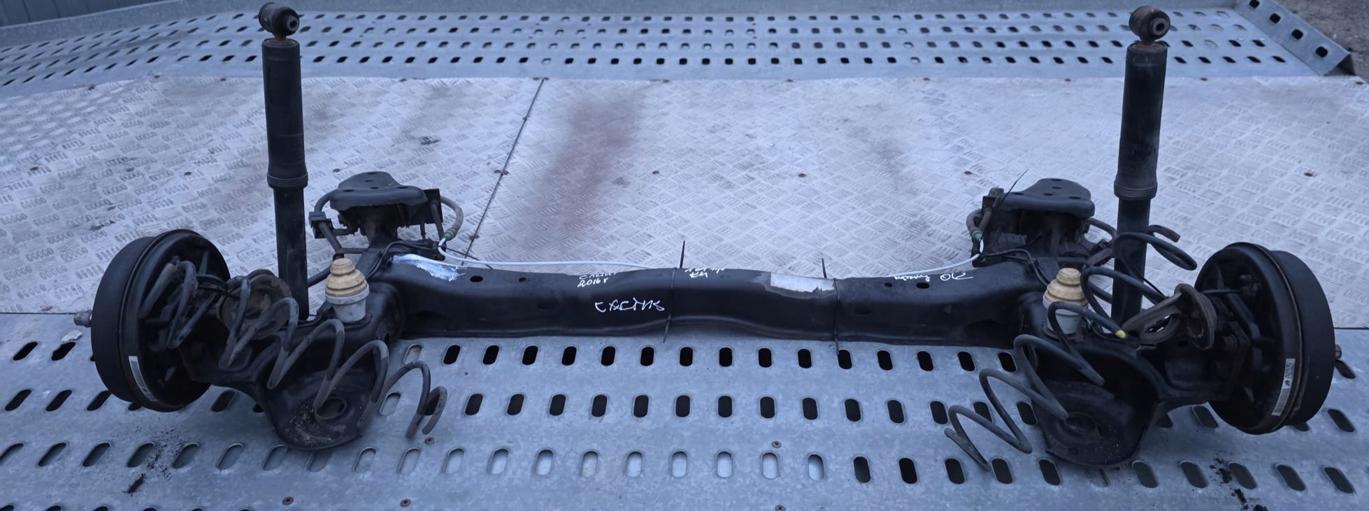 sususpension rear. sider axis rear Citroen C4 Cactus 9678322180