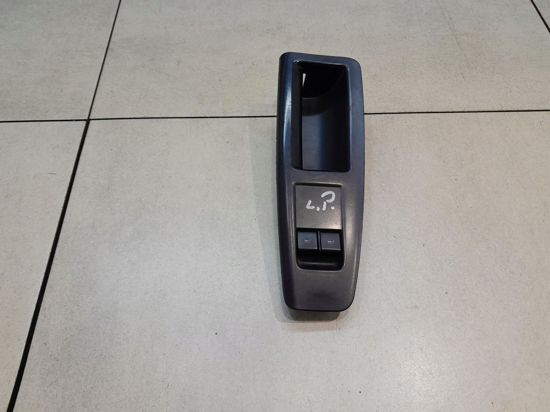 PANEL windows left front VW POLO IV 9N 6Q1867171E