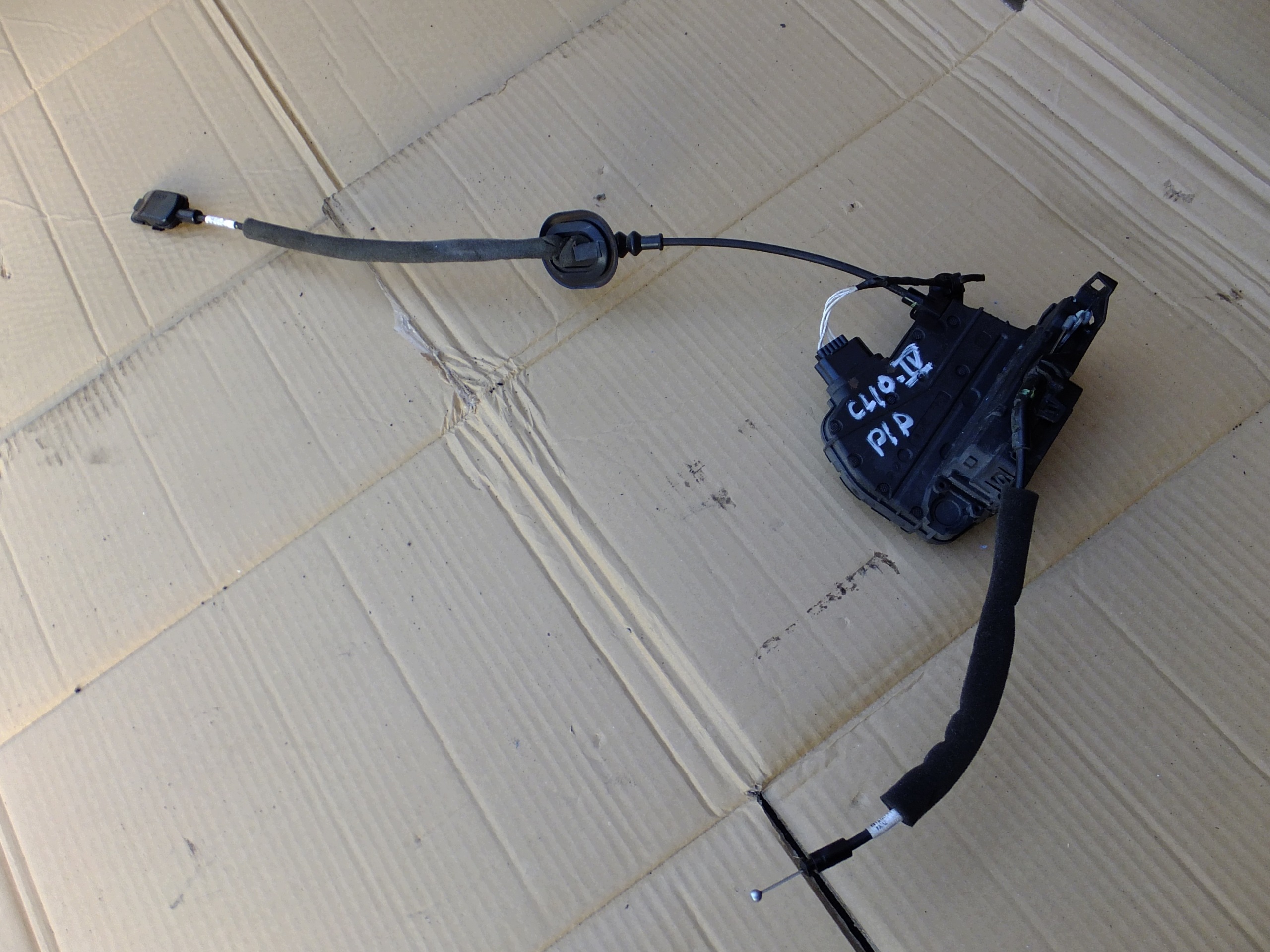 lock right front renault clio IV 2016r 805024563R