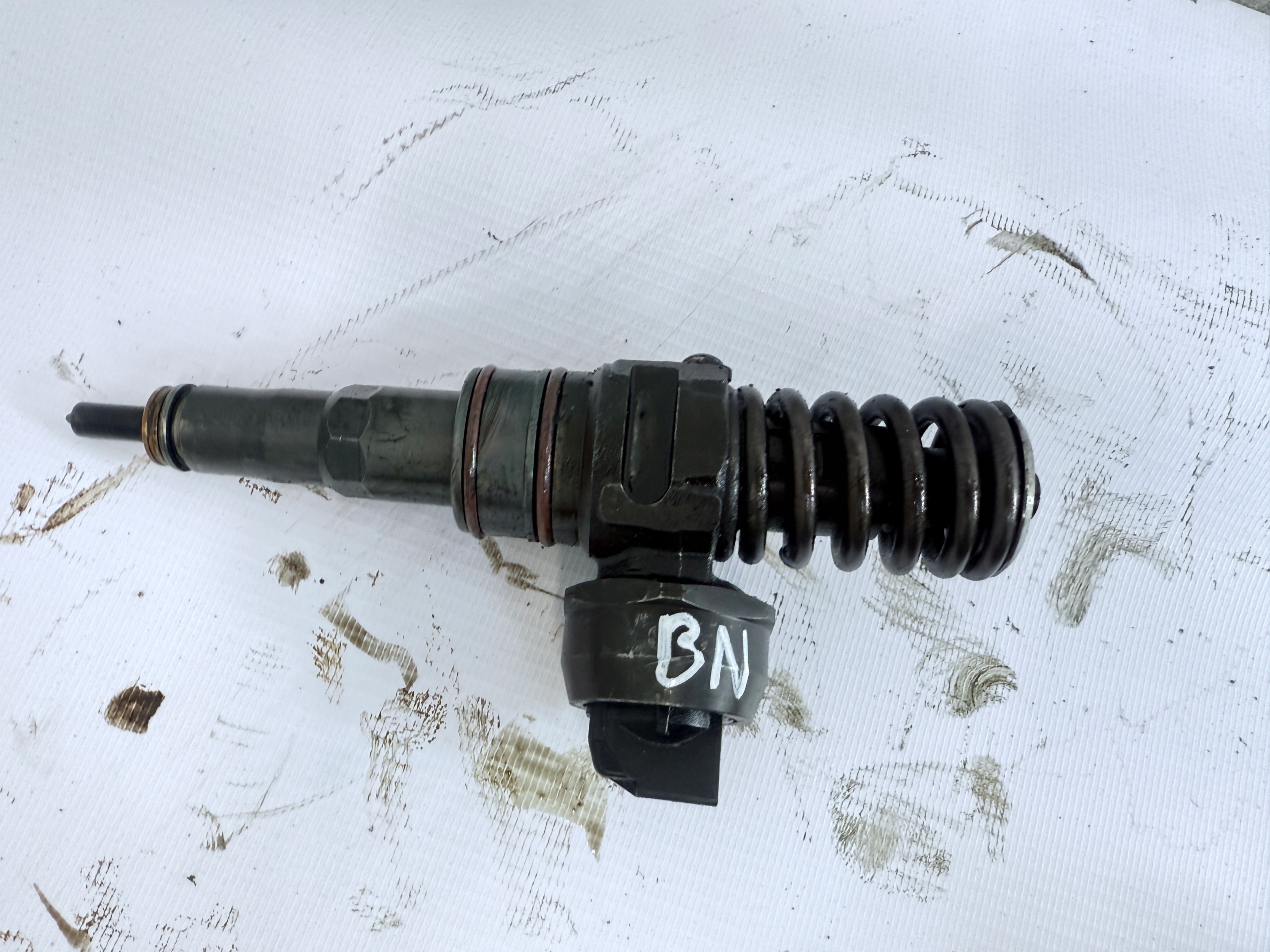 POMPOWTRYSKI POMPOWTRYSKIWACZ 1.9 TDI 038130073BN