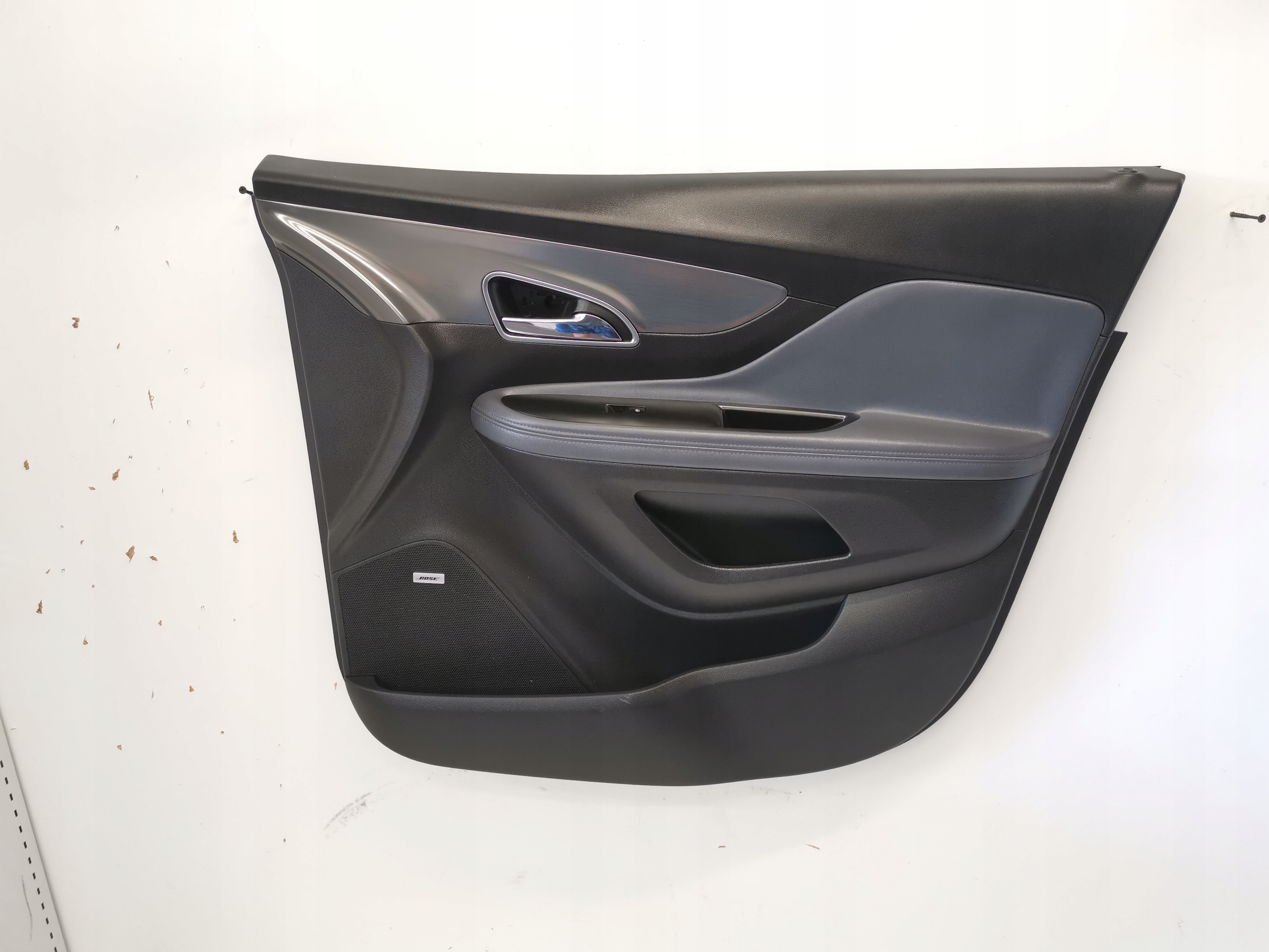 opel MOKKA дверные карты правый перед европа Bose