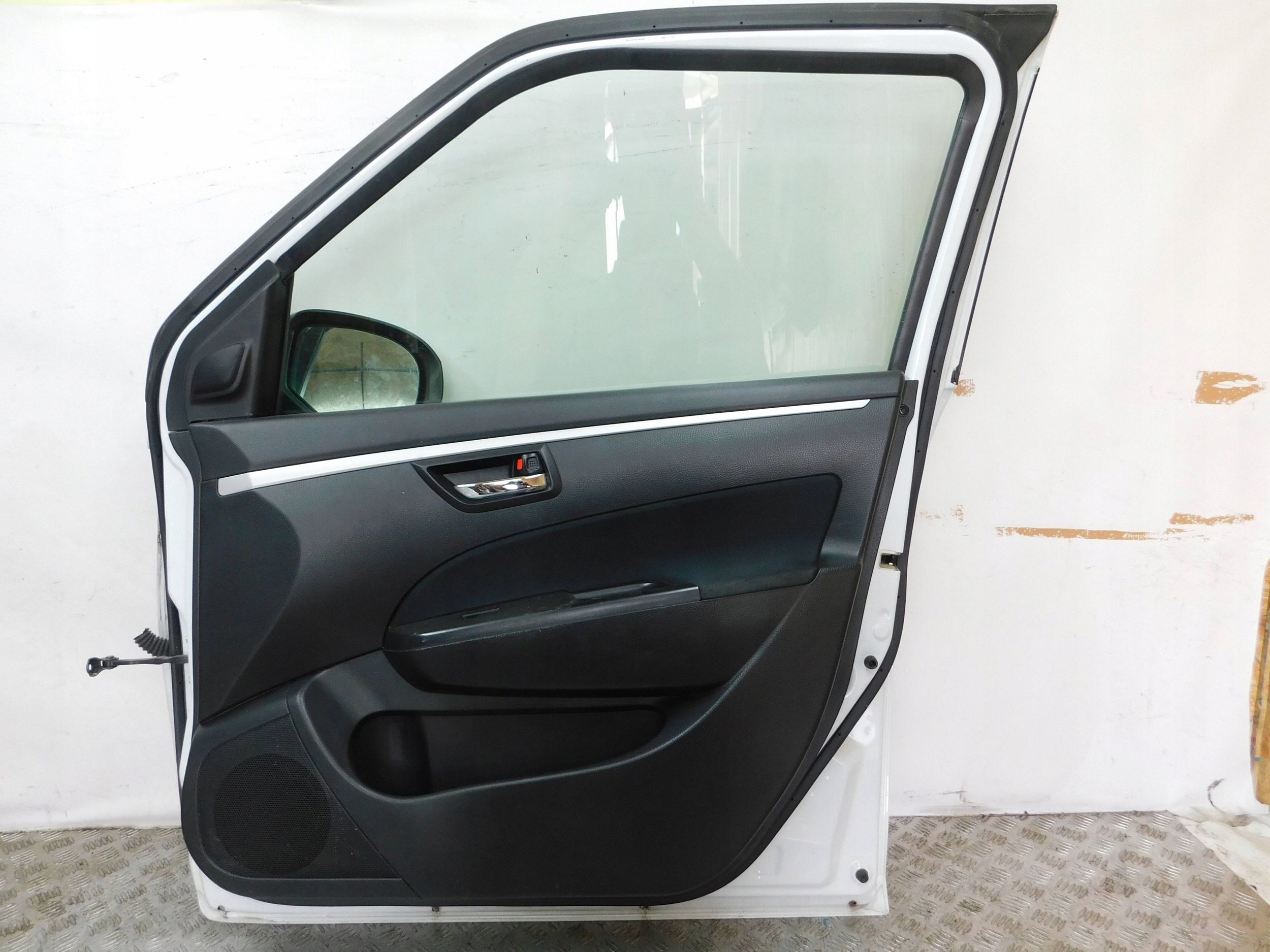 door front front right SUZUKI SWIFT MK7