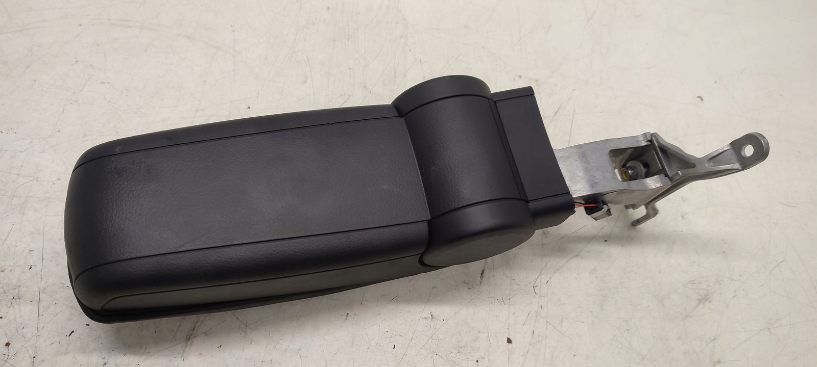 armrest Audi A4 B7 Cabrio 2,0 TDI