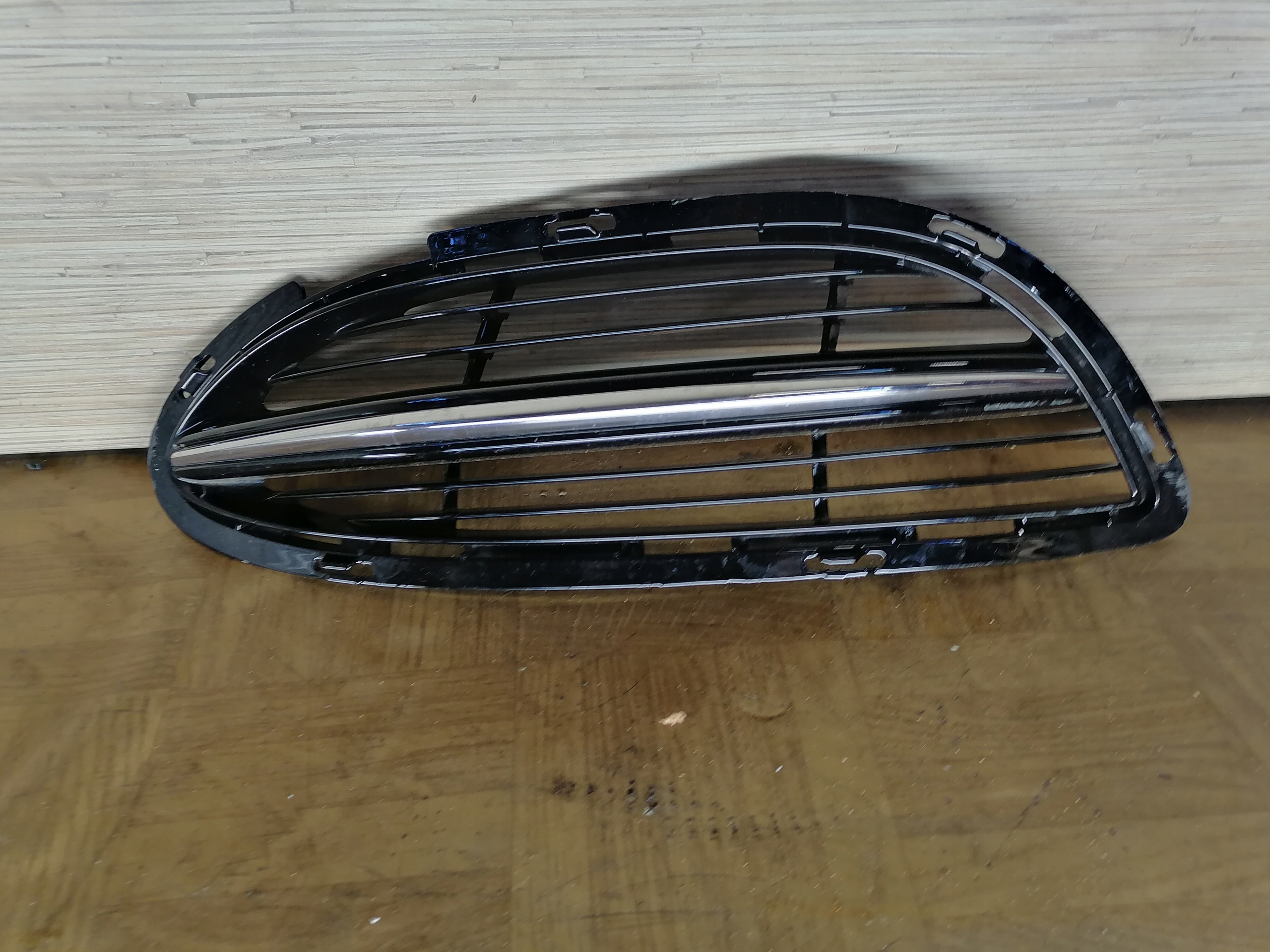 MERCEDES S W222 Решітка ліва передня A2228850224