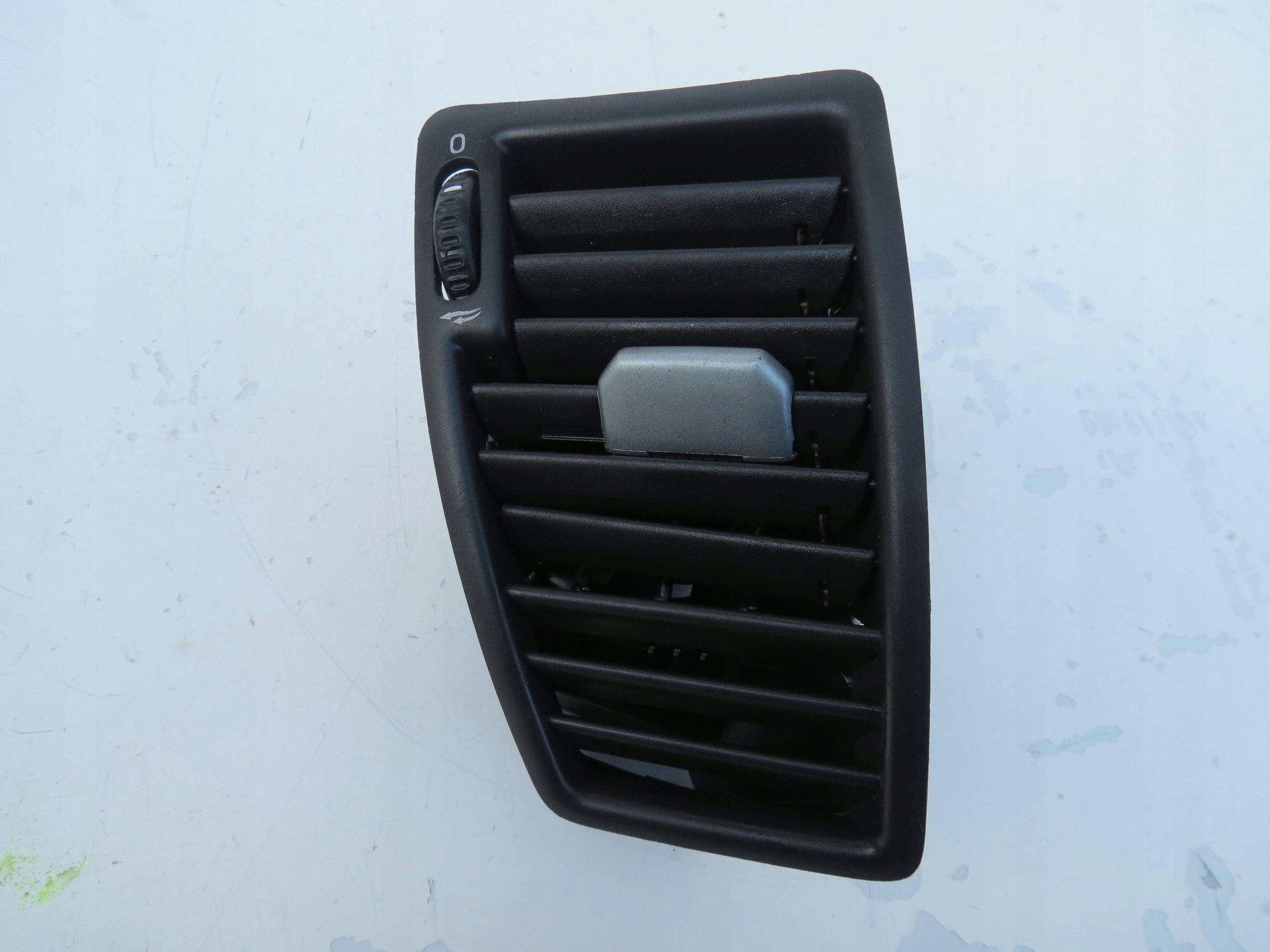 BOCZNKA grid air conditioning devices left VOLVO XC90 D5 2.4 3409398