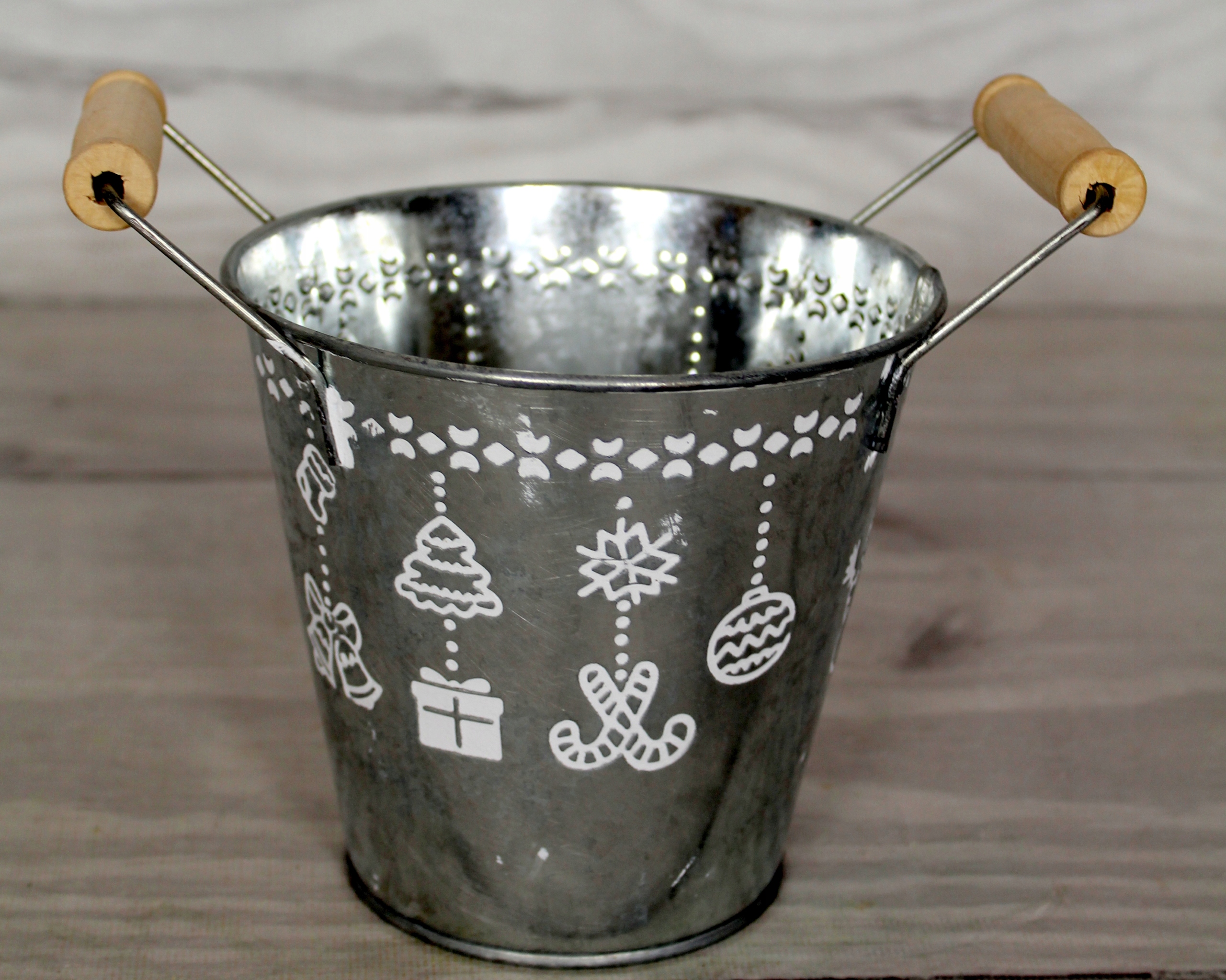 WIADERKO OSŁONKA DONICZKA METALOWA ŚWIĄTECZNA Materiał metal