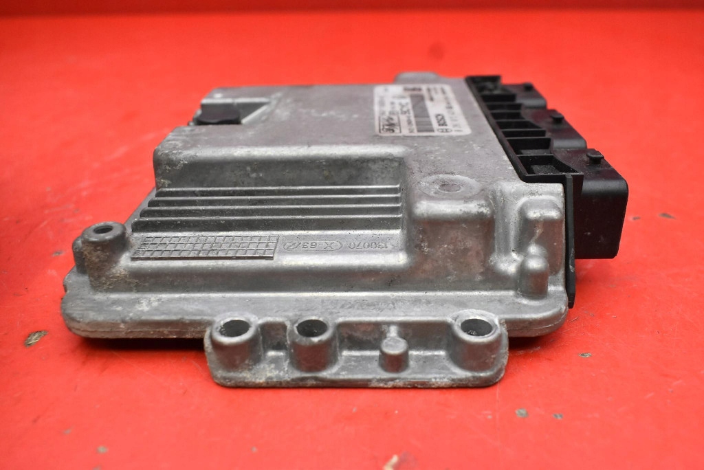 control unit computer of the engine 9V21-12A650-AC FORD FIESTA MK7 1.6 TDCI 90 KM