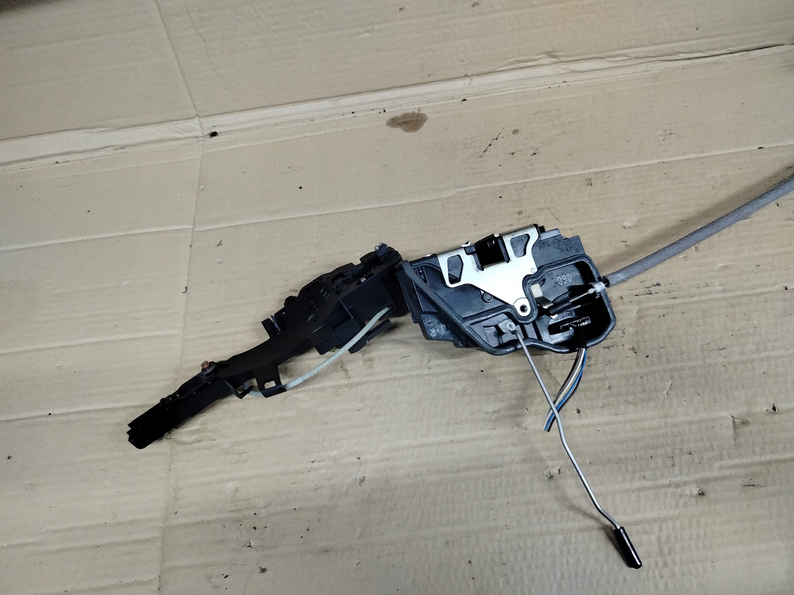 BMW 1 E87 Schloß Tür vorne vorne links 7167077