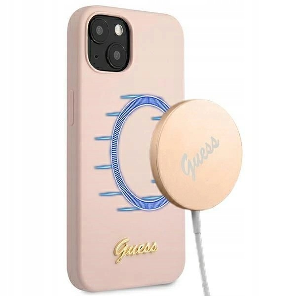 Etui Guess Silicone Script Gold Logo MagSafe na iPhone 13 jasnoróżowe