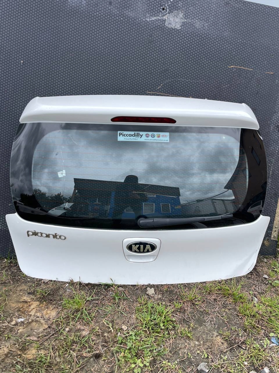 КРЫШКА БАГАЖНИКА ЗАДНЯЯ В СБОРЕ KIA PICANTO II 2 3D6r