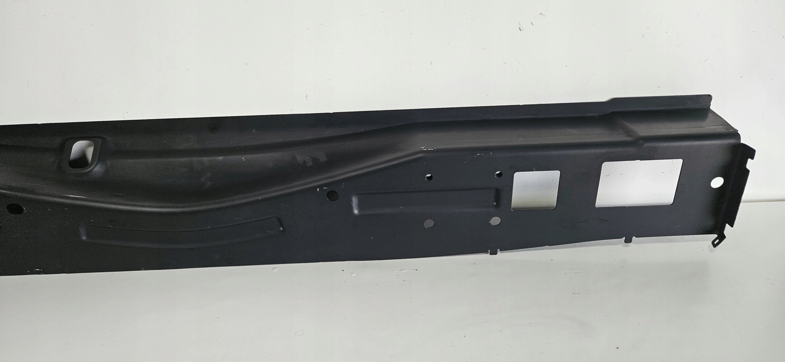 PAS TYLNY TYŁ FORD TRANSIT MK8 2014- 2001908 NOWY Typ samochodu Samochody dostawcze Samochody osobowe