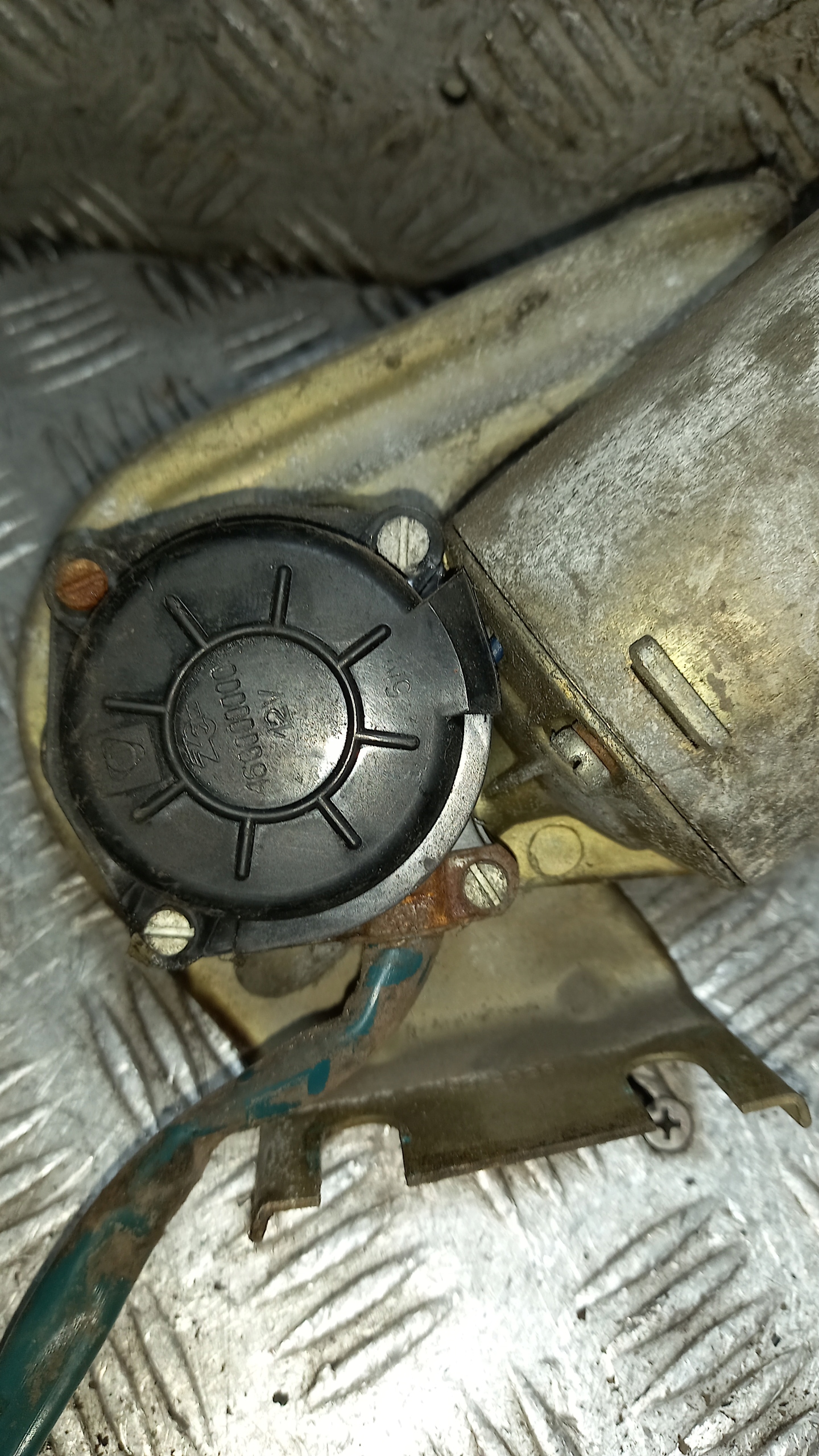 mini motor of wipers front FIAT 126 P 460000000