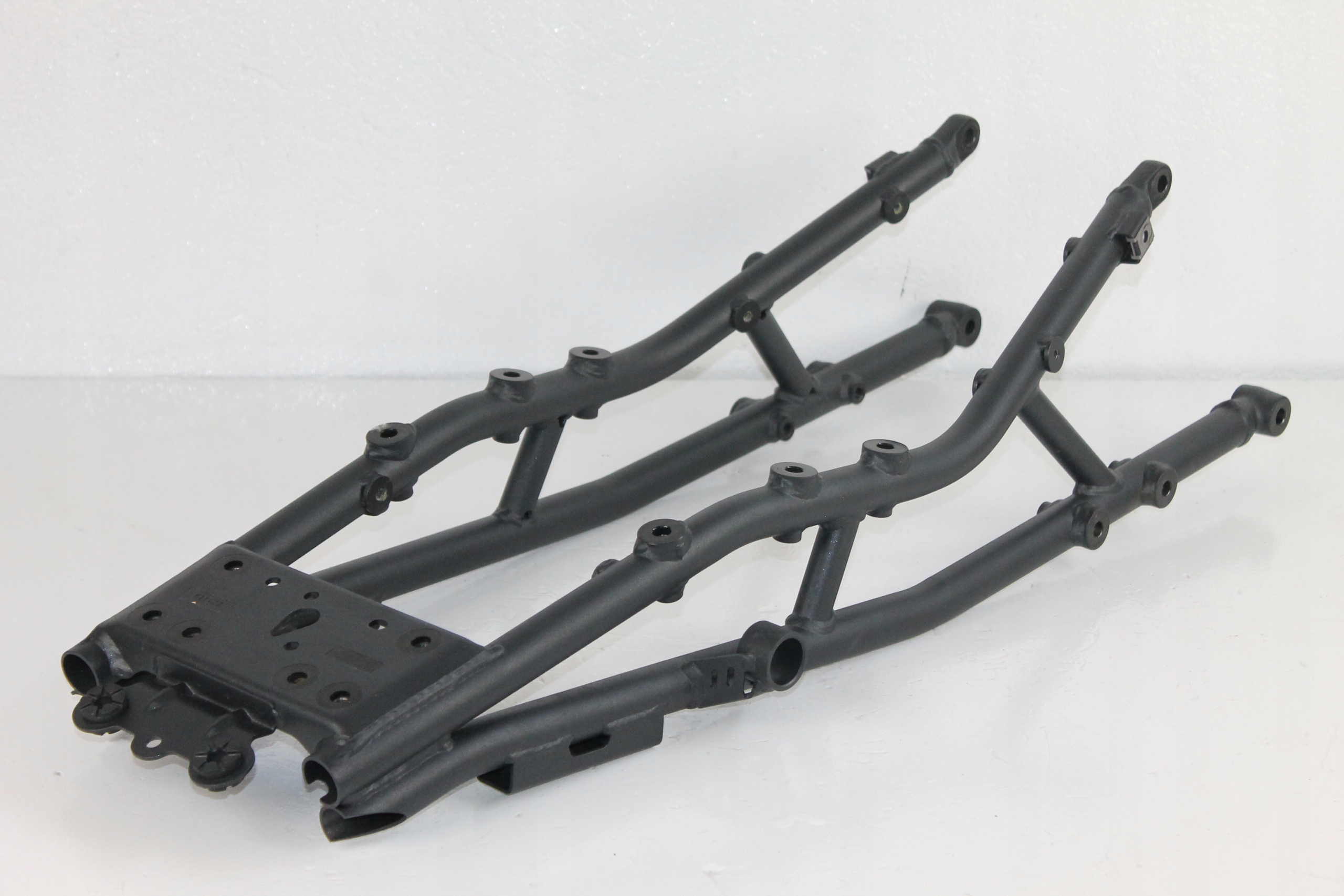 TRIUMPH TIGER SPORT 1050 STELAŻ RAMA TYŁ