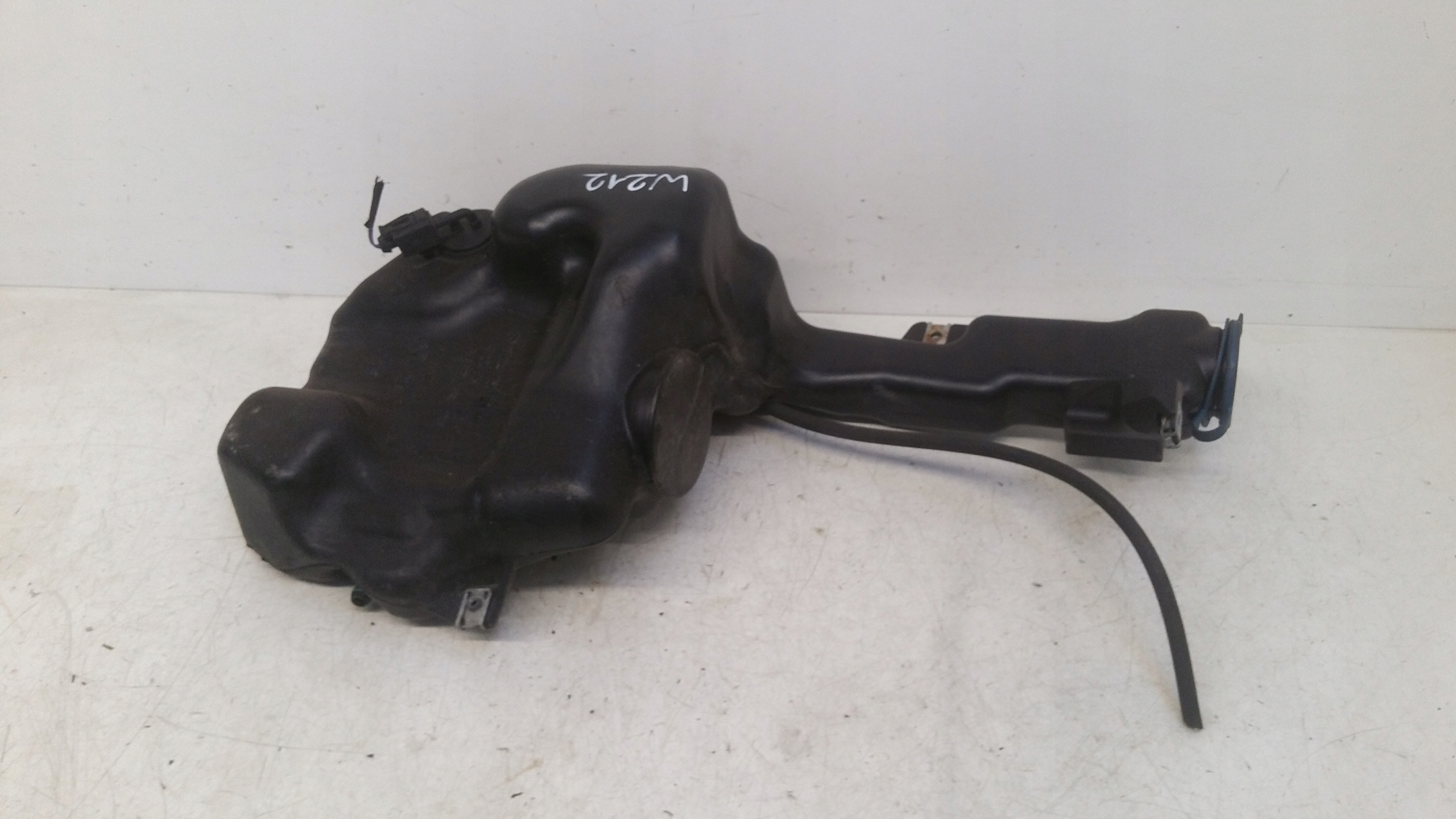 Behälter Spritzdüse 2048602160 Mercedes W212