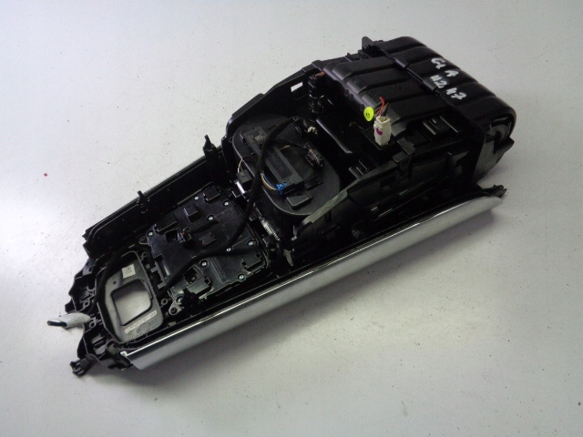 тунель панель MERCEDES GLA H247