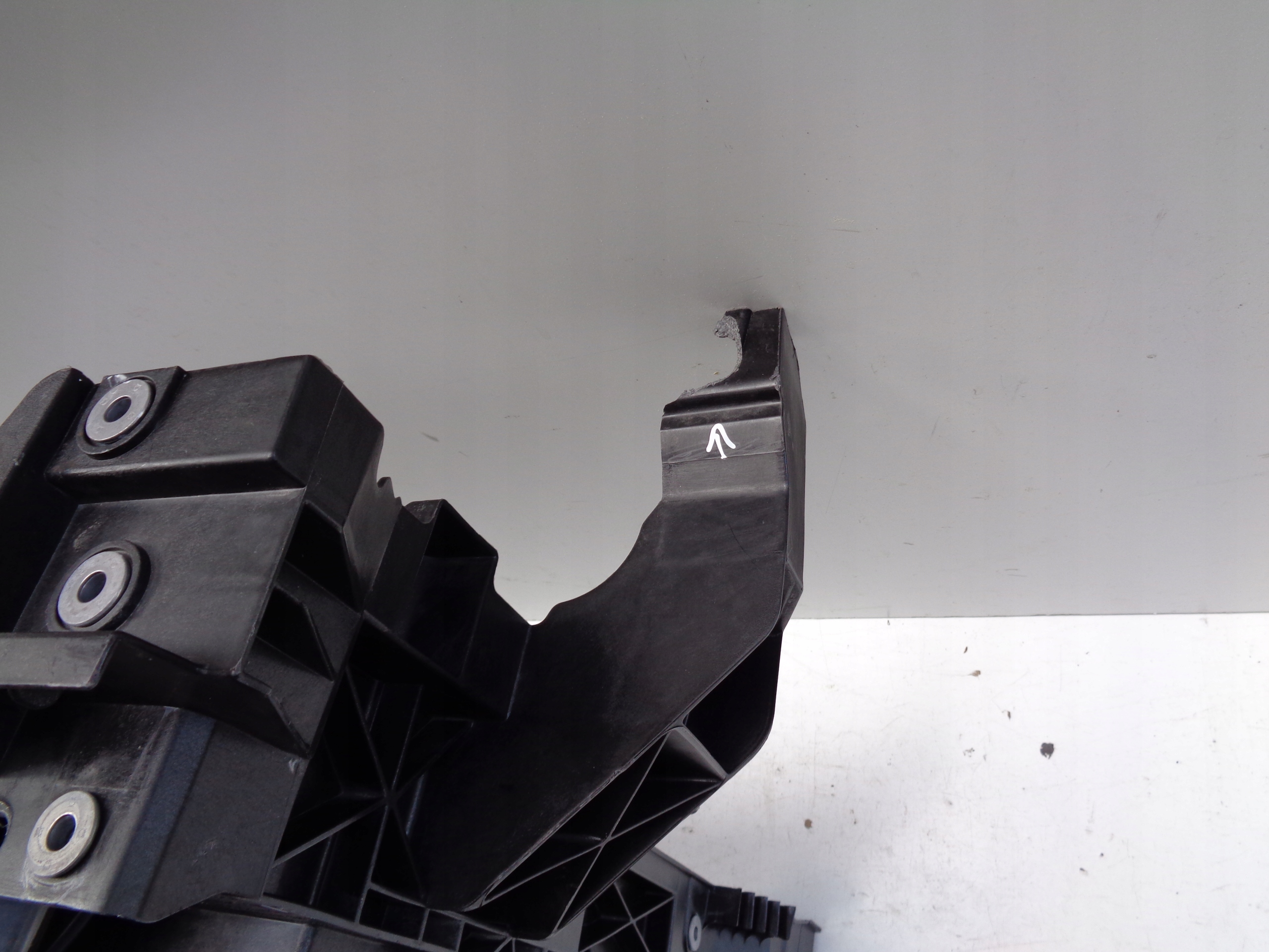 bar, wall front SEAT ATECAV 575 16- NR 52183