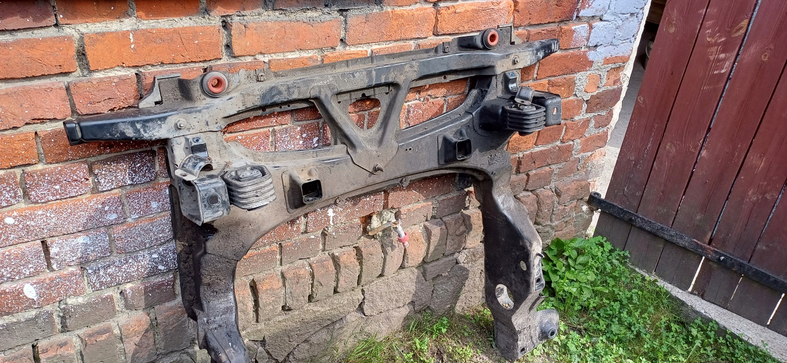 MERCEDES W169 axle beam subframe axle beam front sususpension sider