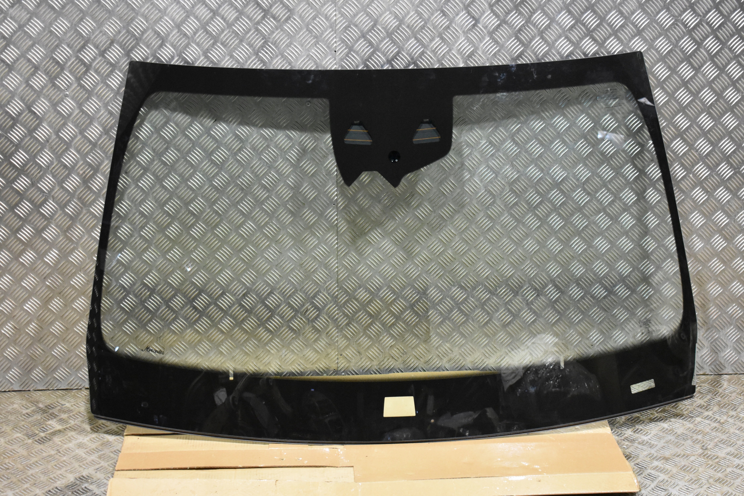 IDEALNA window iron front front 25R. MERCEDES W214 1