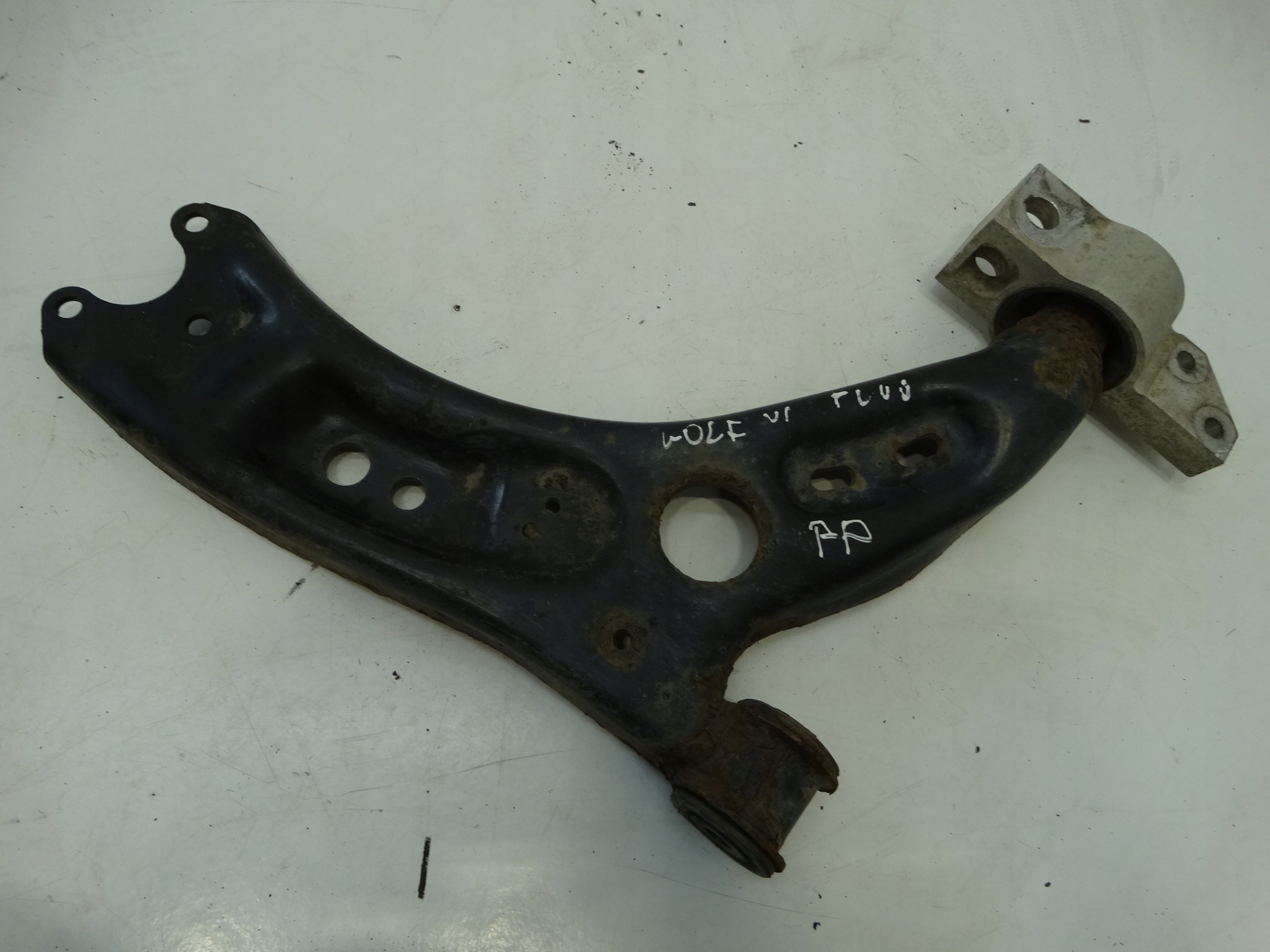 arm right front VW GOLF VI plus 2.0 TDI 2011R. 172TYS.KM