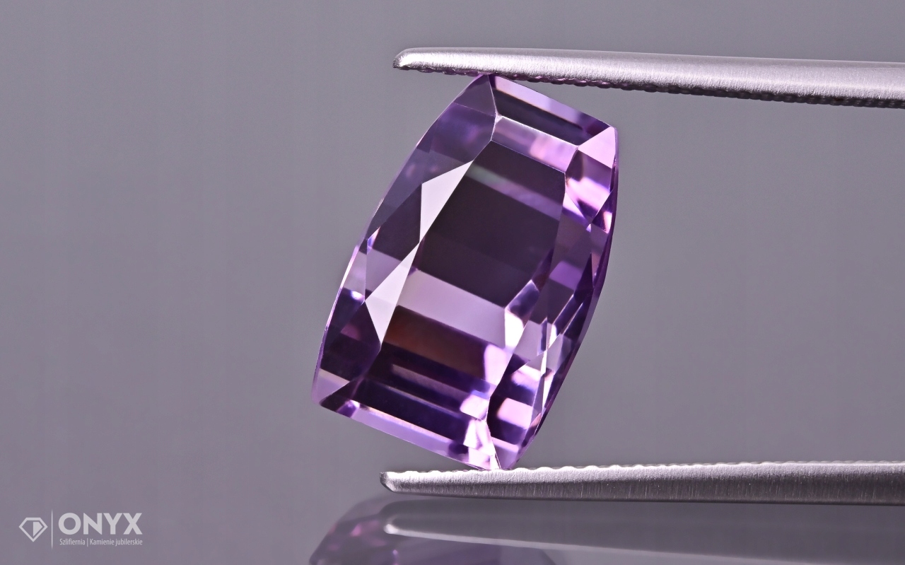 Ametyst fazetovaný nepravidelný 13,5x9 mm