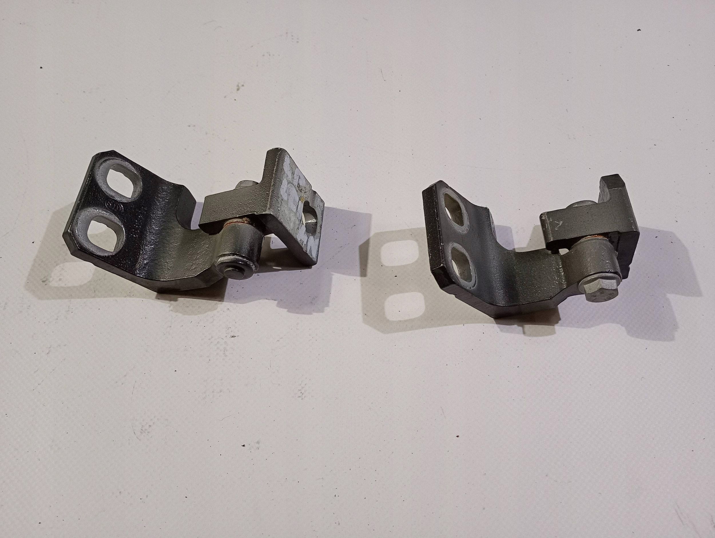 hinge hinges door left front front left Maserati Levante 2017