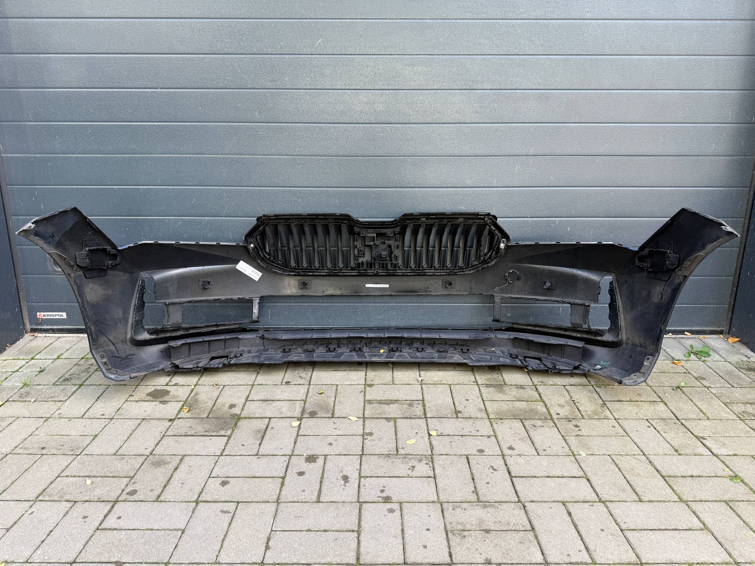 Skoda Super B 23- 3p nárazník predok predný