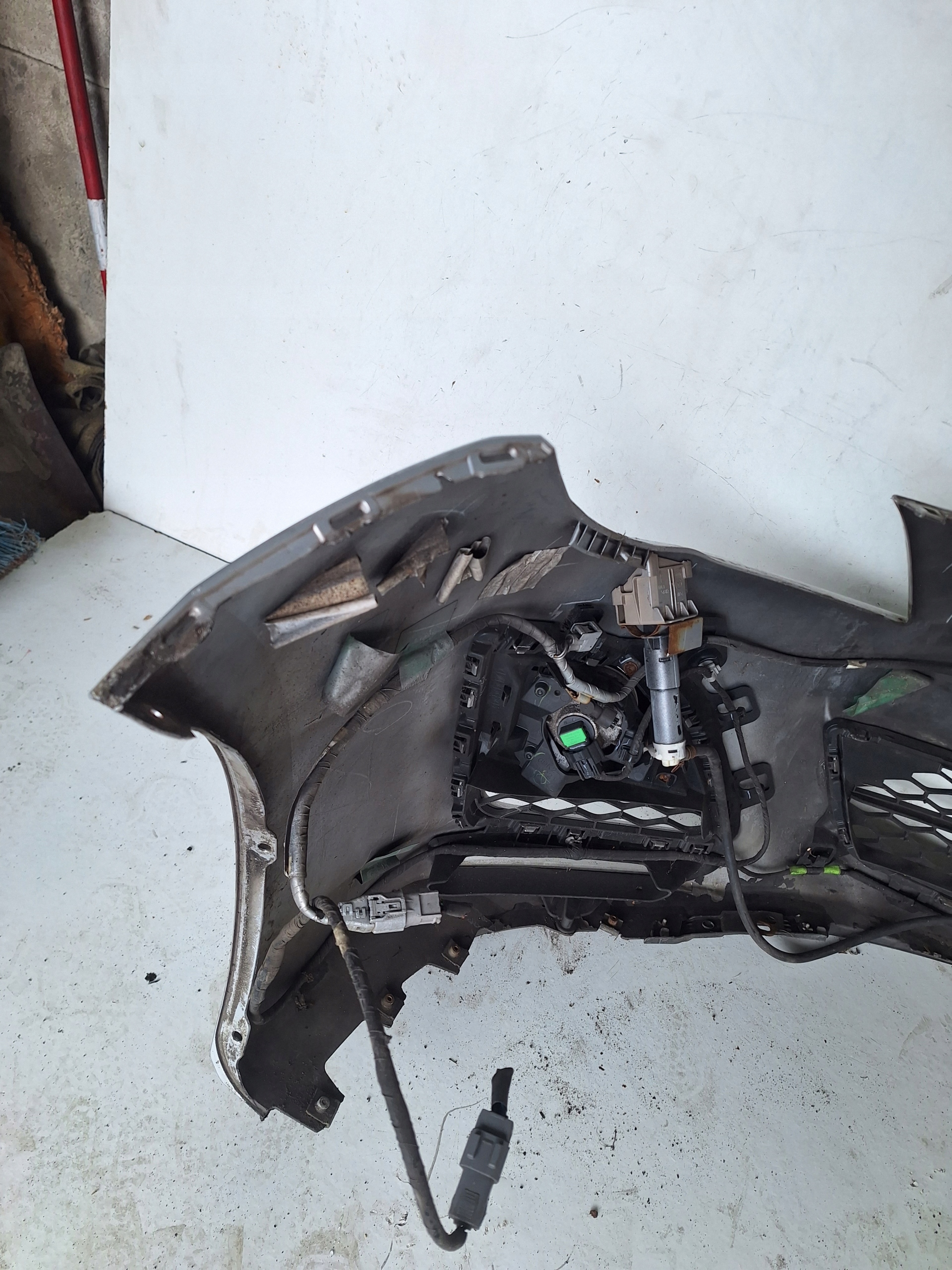 MAZDA 6 GH LIFT 10-12 bumper XENON + PDC