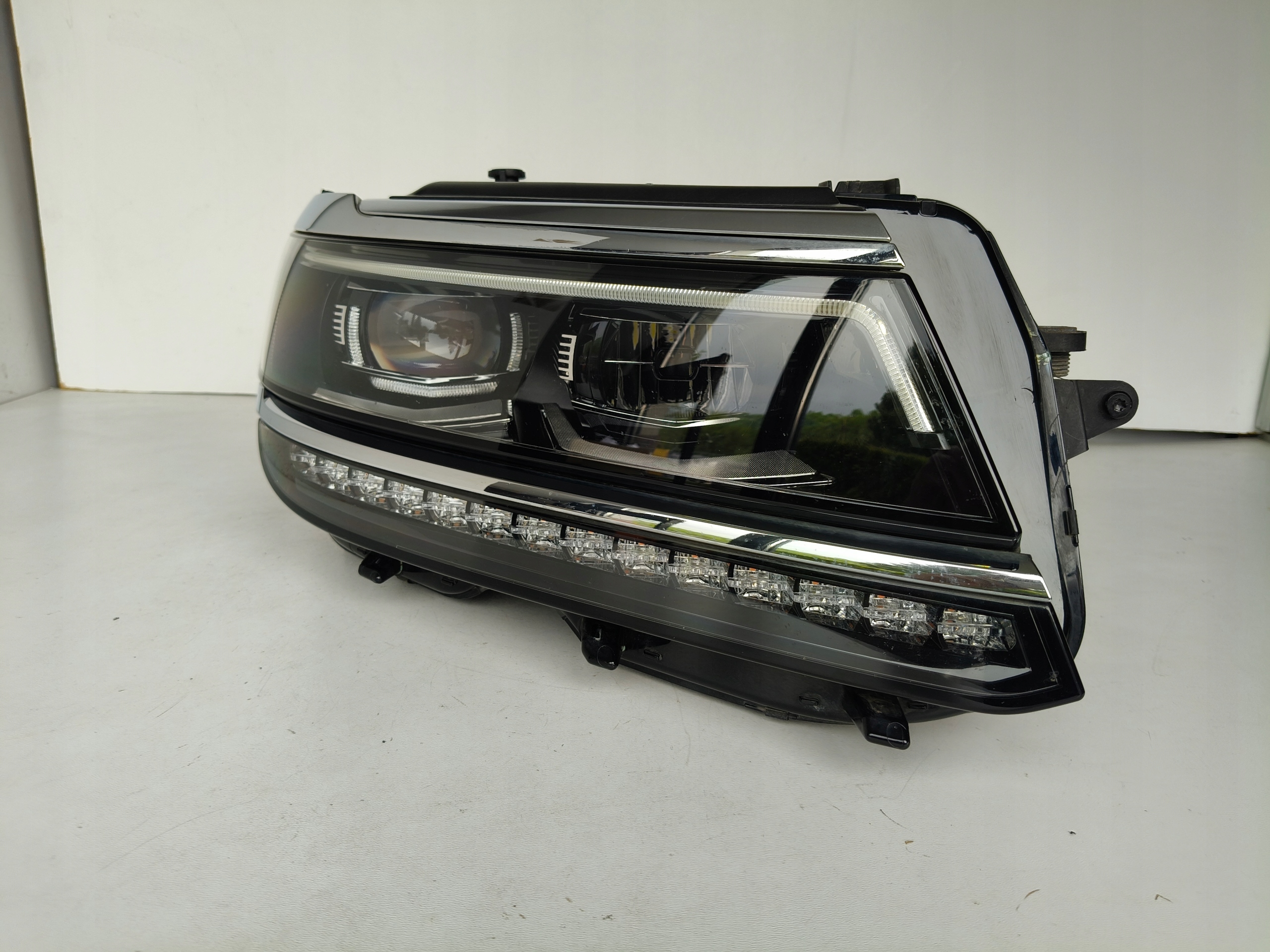 light right REFLEKTOR VW TIGUAN 5NN 16- ALLSPACE FULL LED